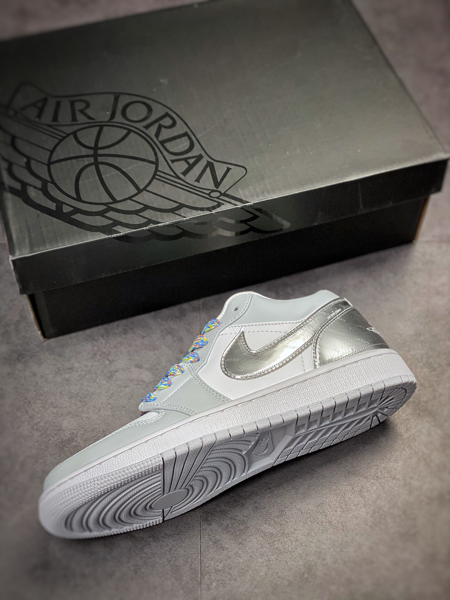 200 Air Jordan 1 Low 白银撕撕乐 DX6070-101