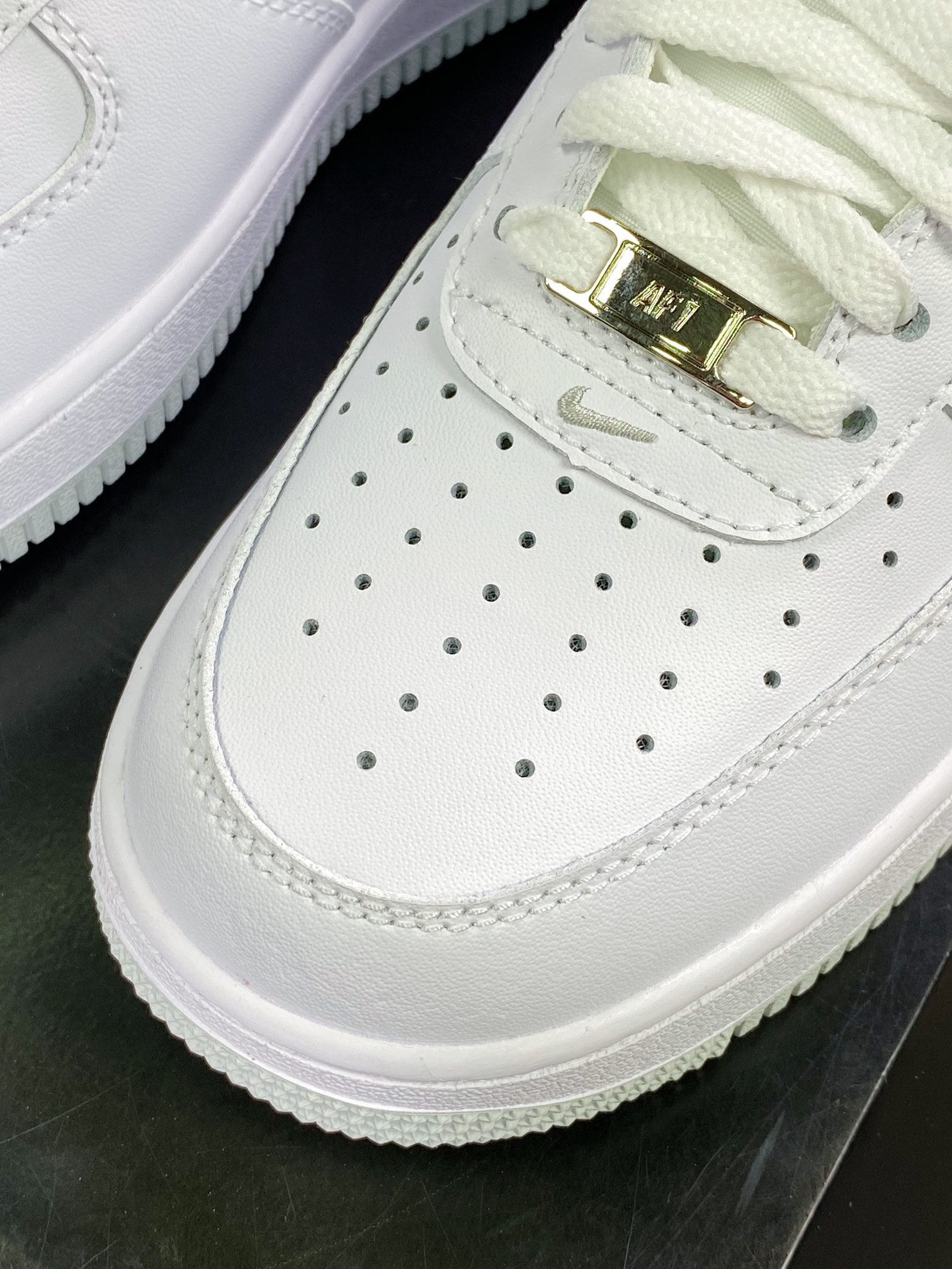 200  Air Force 1’07 Low LX”White/Dark Grey”空军一号DV0788-100