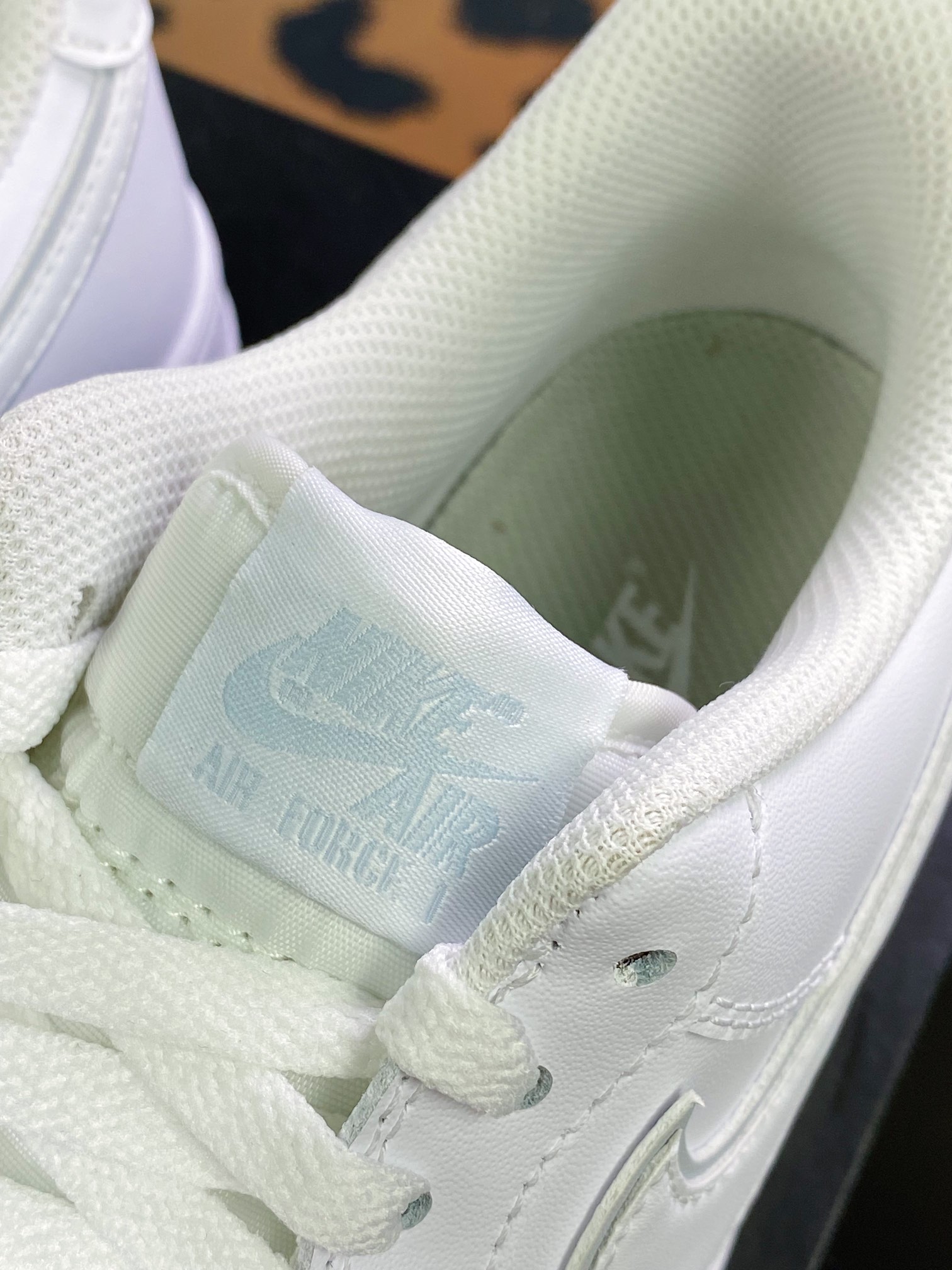 200  Air Force 1’07 Low LX”White/Dark Grey”空军一号DV0788-100