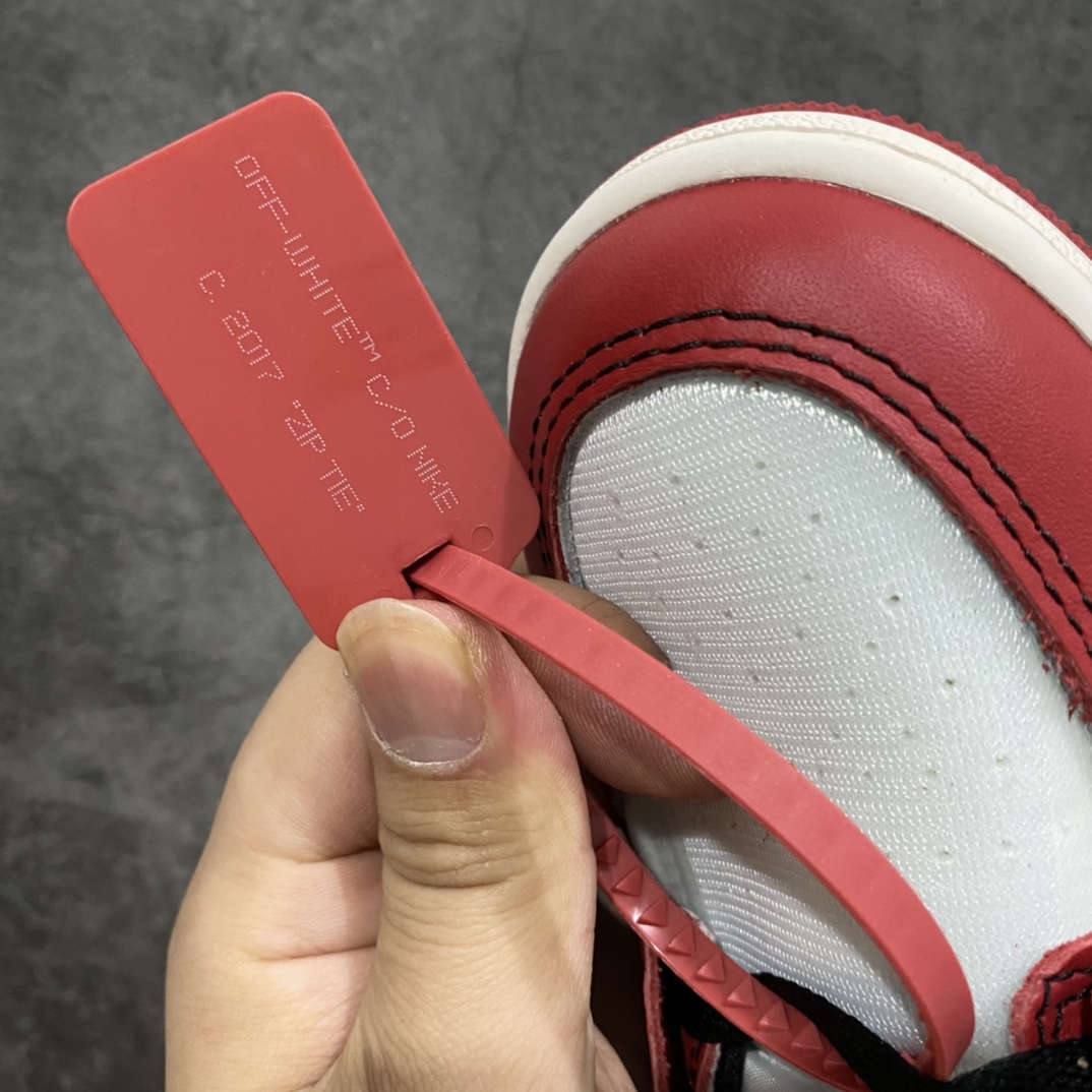 图片[7]-OG纯原 OFF-WHITE x Air Jordan AJ1 OW联名芝加哥白红 AA3834-101 原盒原配 鞋面网纱、后跟港宝等材料 均采购来自原厂 针车孔深度 标语字体大小间距 侧边外露海绵 极致还原乱真 所有模具原鞋拆解开发 打造市售最强版本 尺码：36 36.5 37.5 38 38.5 39 40 40.5 41 42 42.5 43 44 44.5 45 46 47.5-选品中心