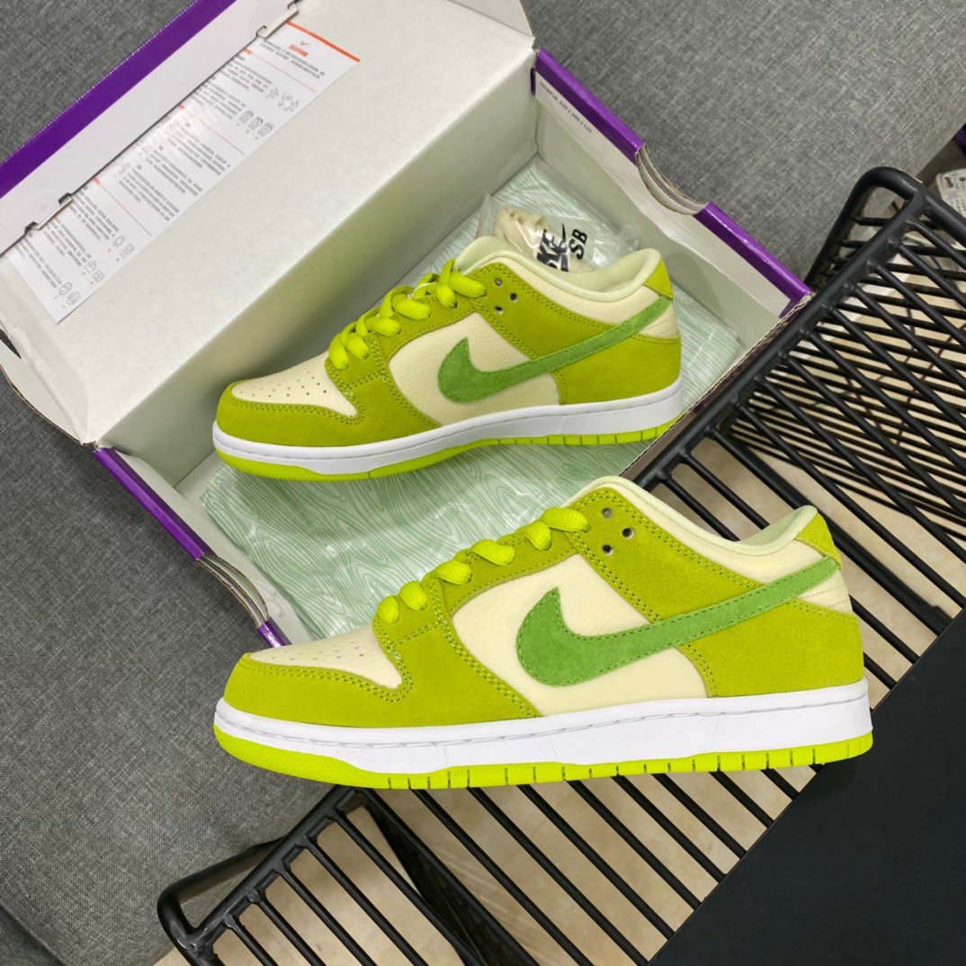 💰160真标💰220公司级💰280纯原版本 新货NK Dunk Low SG 青苹果  aj1 空军一号独立精准数据化开发 所有材料来自原厂「市面风气败坏 挂羊头卖狗肉的太多 我们坚持真材实料 %100数据化拆解原鞋开发」精准选材 话不多说 真正用心做货的只有这里 拿到手的那一刻才是真的 SIZE：36 36.5 37.5 38 38.5 39 40 40.5 41 42 42.5 43 44 44.5 45 46 47.5


主营：阿迪达斯 耐克 匡威 万斯 麦昆 古驰 斯凯奇 nb 新百伦 斐乐 巴黎世家 
椰子350 椰子500 椰子700 m2k 贝壳头 1970s 三叶草 nb550 nb327 nb992
古驰做旧 古驰小脏鞋 古驰小蜜蜂 sb dunk 空军一号 老爹鞋 aj1 aj3 aj4 aj5 aj11 aj34 aj36 aj312 g.t cut 闪电倒勾 篮球鞋：利拉德7 利拉德6 利拉德5 欧文7代 欧文6 欧文5 欧文4 欧文3 欧文2 欧文1 詹姆斯18代 詹姆斯17 詹姆斯16 詹姆斯15 詹姆斯14 詹姆斯13 詹姆斯12 詹姆斯11 詹姆斯5 詹姆斯4 科比5代 科比1 科比4 科比7 科比8 科比9 科比10 科比12 字母哥2代 字母哥1代 字母哥3代 哈登5代 哈登4代 哈登3 哈登2 哈登1 库里8代 库里7 库里6 库里5 库里4 ……系列 欢
#原盒配件 原厂中底钢印、拉帮完美
Size:36 36.5 37.5 38 38.5 39 40 40.5 41 42 42.5 43 44 44.5 45
现货跑量工厂长期主打款真正的好货不靠吹嘘
质量我们替你把关，你还在犹豫什么，撸起袖子加油干。
全部男女鞋，真标真爆带半码
耐克 阿迪达斯 三叶草 椰子350 v2 sb dunk 古驰脏脏鞋 麦昆 匡威1970s 万斯 vans 范斯 新百伦 乔丹 air jordan 亚瑟士 斯凯奇 斐乐 彪马 锐步 mlb  fila 鬼冢虎 莆田鞋   板鞋 樱花粉  af1 高帮 纯白 复古  满天星 解构 鞋盾   小麦色  蓝粉  马卡龙 低帮 独角兽 鸳鸯 联名 童鞋  冰淇淋  骨白冰蓝  白蓝 黑色 小白鞋 电玩像素 黑白 涂鸦 镭射 雾霾 白色  diy  1970s 夜光  大童 泼墨 中帮 黑武士 洛克公园 魔术贴 情侣 经典 四钩 奶咖色 刮刮乐 白丝绸 白银 3m 反光 白绿夜光 白橙双钩 小雏菊  权志龙 白绿橙 off white 飞线  金钩 冰块 小银钩 笑脸 缝线  剪纸 纯黑 蓝丝绸  情人节限定  白金 蓝白 354 黑曜石   熊猫 像素  冰蓝 四小勾 水晶底 寿桃 洞洞鞋 彩虹像素  灰色 air force 1 黑色   拖鞋 aj4 aj35 aj11 篮球鞋 莆田 aj3 aj6 aj13 aj7 童鞋 儿童鞋  aj312   aj36 黑白奥利奥  传奇蓝  aj32  限量版 飞人拖鞋 康扣  熊猫 北卡蓝  low  白水泥  藤原浩  aj34郭艾伦 影子灰  蒂芙尼绿 aj10 倒钩  aj9 冰雪奇缘 黑曜石 aj31  aj270 球鞋  大魔王 冰激凌  樱木花道  热熔岩  迪奥联名  胭脂红 凉鞋 aj15  满天星 水泥灰 芝加哥 鸳鸯 aj28  情侣 aj28 樱花粉 电玩像素 北卡蓝 小迪奥 粉色 樱花粉 电玩像素  烟灰 变色龙 兵马俑 大巴黎 aj16  兔八哥  马卡龙  大学蓝 aj30 黑水泥  白蛇 叶绿素 火影 白水泥 情人节限定 粉蛇 黑红 球鞋gtcut   kobe球鞋 zoom kobe 500黑武士 2022r nike星空 gt球鞋 zoom跑鞋 纽巴伦990 nikecourt女鞋 zoom aj1 nb827 斐乐hike nike青花瓷 aj镭射 科6 next跑鞋 宇航员2.0 小白鞋 男鞋 运动鞋 斯凯奇 斐乐 板鞋 aj 彪马 新百伦 亚瑟士 new balance adidas 阿迪达斯 篮球鞋 空军一号 纯白  跑步鞋 vision street wear puma 女运动休闲鞋 nb  情侣鞋 球鞋 dunk 美津浓 欧文7  运动鞋女款跑步鞋 休闲男鞋  aj1 拖鞋 耐克鞋男新款 鞋子 童鞋 男款  飞马  zoom 超级飞马 跑鞋  老爹鞋 air max 儿童鞋子 男士 飞马38 m2k 日落 黑白熊猫  女款  飞马39  男款 阿甘鞋 飞马37  夏季  dunk sb 华夫鞋 凉鞋  开拓者 夏款 毛毛虫  气垫 air zoom 休闲鞋 高帮 帆布鞋 sacai 2022 vapormax 赤足  飞马36 af1 紫葡萄 树莓紫  winflo8 court女鞋 网鞋 zoom 破二  dc0774 拖鞋 superfly 子弹头 dunk黑白熊猫 blazer max270 欧文7 小童鞋  阿尔法 欧文8 登月 星空 莆田  黑武士 airmax97 贝壳头 三叶草 boost   forum 椰子鞋  yeezy  neo  暗夜精灵 金标 椰子 350 v2  ultraboost 清风 阿尔法 涉水鞋 ub21 ub22  forum84 ub nmd 爆米花 pro2 cut  supernova x9000 椰子500  小椰子 forum low 史密斯 椰子700  樱花系列女鞋 新百伦530 327   574   5740 满天星 992 550 990 303 nb2002ra 302 元祖灰 993 990v5 nb300 ms327 580 999 nb327新百伦 新百伦878 nb300 5740奶茶色 m5740nb5740 997 608 452 nbms327 992元祖灰 996 880 低帮  倒钩  aj1 low 北卡蓝 黑曜石  倒钩藤原浩鞋 芝加哥 禁穿 小迪奥aj1 aj1大学蓝 樱花粉 烟灰   闪电倒钩 mid  影子灰 白丝绸   黑红脚趾 黑红 马卡龙 小dior 蒂芙尼绿 黑脚趾 小摩卡 蜘蛛侠 兔八哥 莆田纯原 纯白 中帮 黑粉脚趾 鸳鸯 low摩卡棕 扣碎 倒钩低帮 小闪电 凯尔特人 芝加哥ow联名 灰白 红豆奶茶 叛逆 换底 扣碎篮板 摩卡棕 迪奥联名鞋 皇家蓝 低帮女鞋倒钩白棕 泡泡糖 黑粉脚趾 北卡蓝低帮 黑绿脚趾 影子灰 蒂芙尼绿 黑脚趾 浆果粉  扣碎篮板 鸳鸯 冰淇淋 白丝绸 激光蓝 offwhite联名 黑粉脚趾	 蓝 水洗丹宁 情人节 午夜蓝 凯尔特人 泡泡糖  男鞋 女鞋 夏季 儿童 拖鞋  小众鞋 篮球鞋 凉鞋 运动鞋 跑步鞋 童鞋  板鞋  日落  足球鞋 小白鞋 跑鞋 老爹鞋 zoom 超级飞马 36 37 38   sb   dunk  鞋子 新款 m2k air max   薄款 赤足5.0  星空 登月 回到未来 vapormax 超轻 网鞋  气垫鞋 阿甘鞋 休闲鞋 47 blazer 高帮 樱花粉 free vaporfly  情侣  子弹头 华夫鞋 欧文7 lebron18  joyride fly3 m