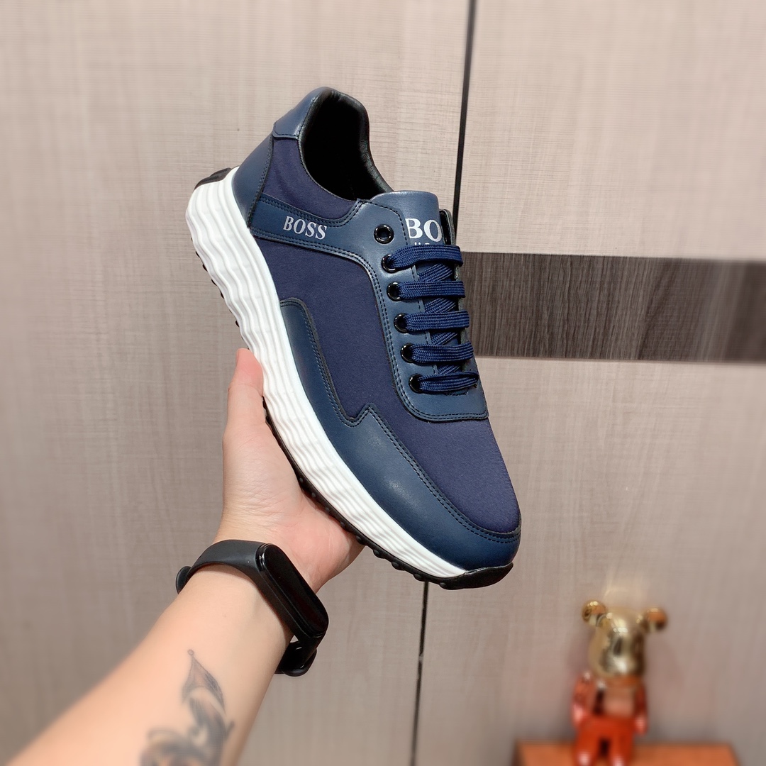 I5 BOSS 最新爆款休闲鞋,顶端品牌奢侈～代购,顶级～质量.专柜同卖产品鞋面選用进口透气牛皮搭配布面料材质透气羊皮内里精细做工.原版个性时尚柔软橡膠耐磨防滑大底,上脚轻巧舒适,实物拍摄實物更好看,011广州码: 38-44.2色入选