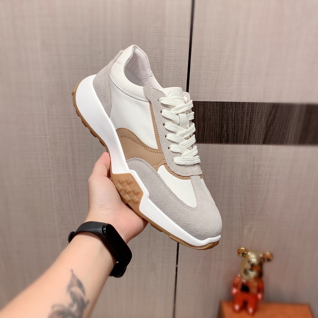 J0  Gucci  古奇   最新爆款休闲鞋，顶端品牌奢侈～代购，顶级～质量。专柜同卖产品鞋面選用进口透气磨砂牛皮搭配布面料材质透气猪皮内里精细做工。原版个性时尚柔软橡膠耐磨防滑大底，上脚轻巧舒适，实物拍摄實物更好看，006码: 38-44。