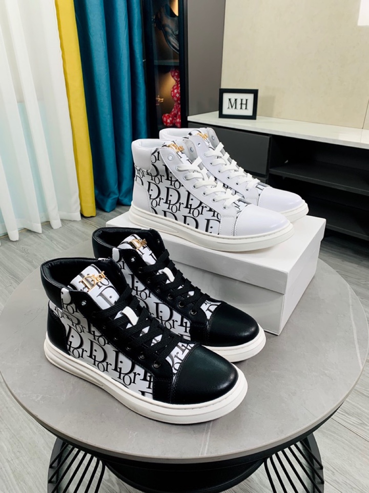 I5 Dior 迪奥  最新官网同原单品质头层进口特殊印花材料论材料做工完胜市场所有版本最高品质出货 实物l拍摄,织带凸显品牌独特魅力鞋带也是原版定制经典系带款鞋 上脚十分舒适 38-44