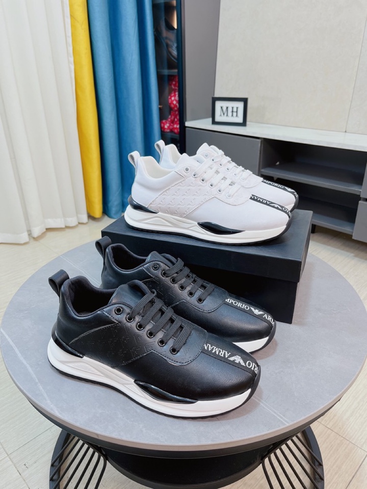 I5 Armani Armani 阿玛尼 高端系列休闲男鞋,以经典的设计成为永不落幕的时尚宠儿,经典的休闲造型.采用进口牛皮拼接品牌发泡气垫大底,耐磨,轻便尺码38～44.