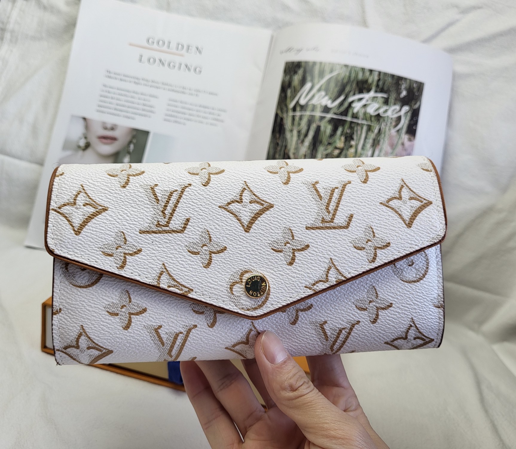 Leather wallet with RFID protection