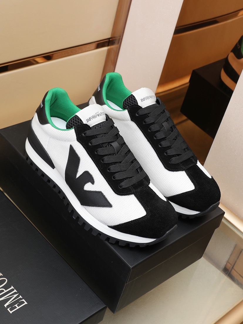 I5 Armani男士时尚休闲鞋原单品质,高端精品细节精致考究,采用意大利牛皮搭配透气网布奢华羊皮垫脚橡胶耐磨防滑大底,穿着舒适工艺精典,做工精细,值得拥有颜色：四色可选.码数：38-44