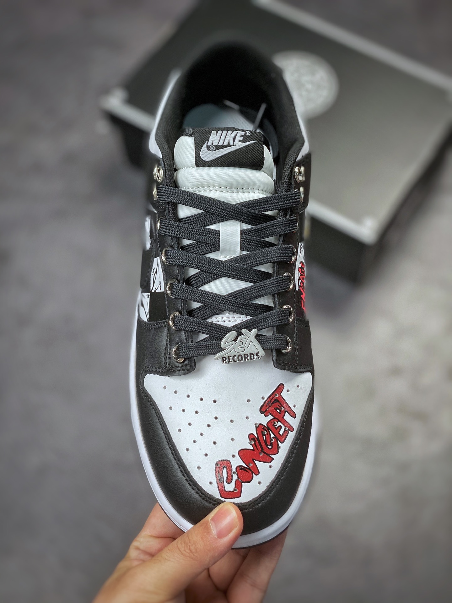 NIKE SB Dunk Low Retro Crow Heart Plaid Graffiti DD1391-100