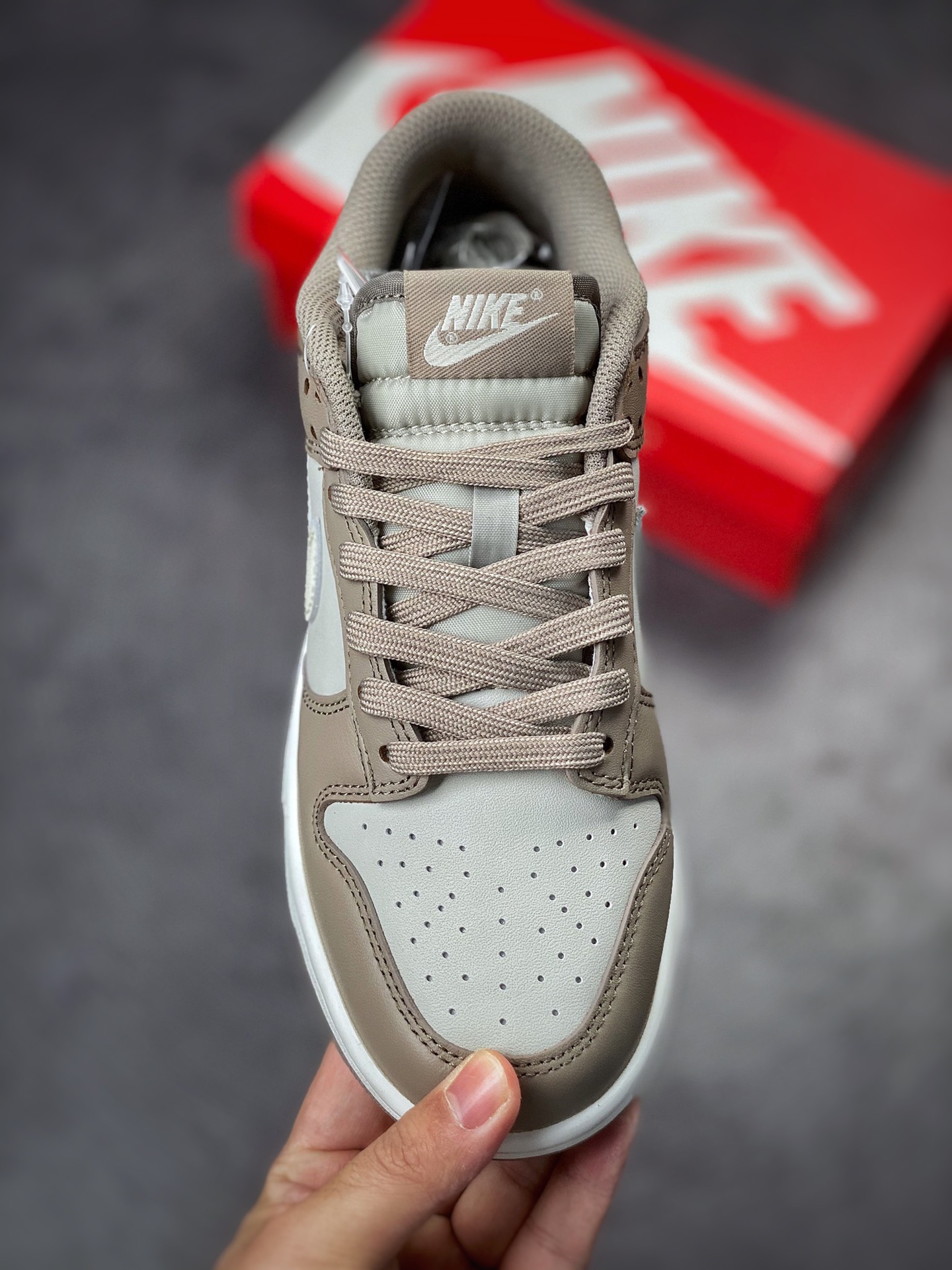 240 Nike SB Dunk Low “Grey”深度灰 FD0792-001