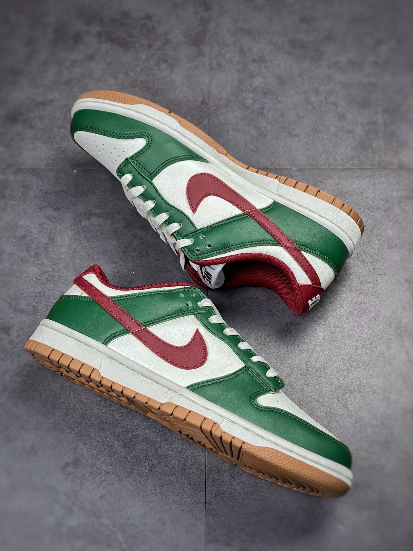 200 NIKE SB Dunk Low 酒红白绿 FB7160-161