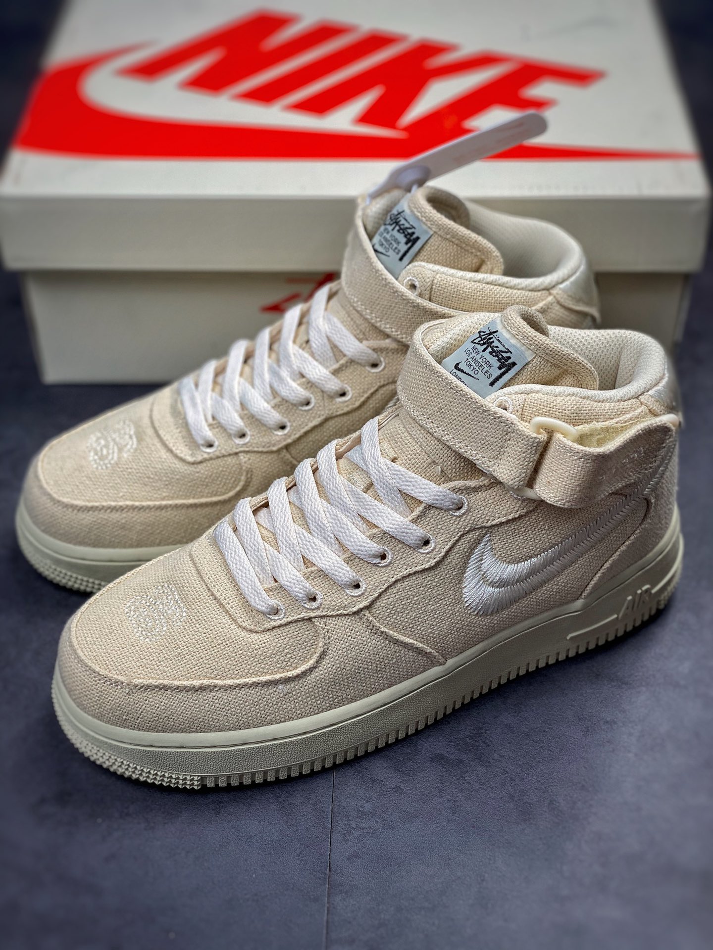270 Stussy x Air Force 1 Mid ”White Cool” 斯图西联名空军 DJ7841-200