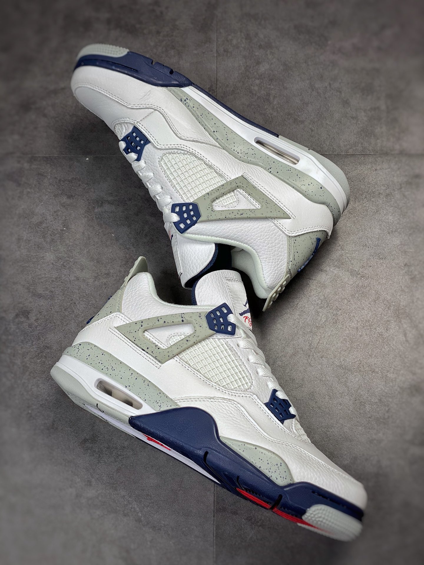 300 Air Jordan 4 Retro “Midnight Navy” 午夜蓝 DH6927-140