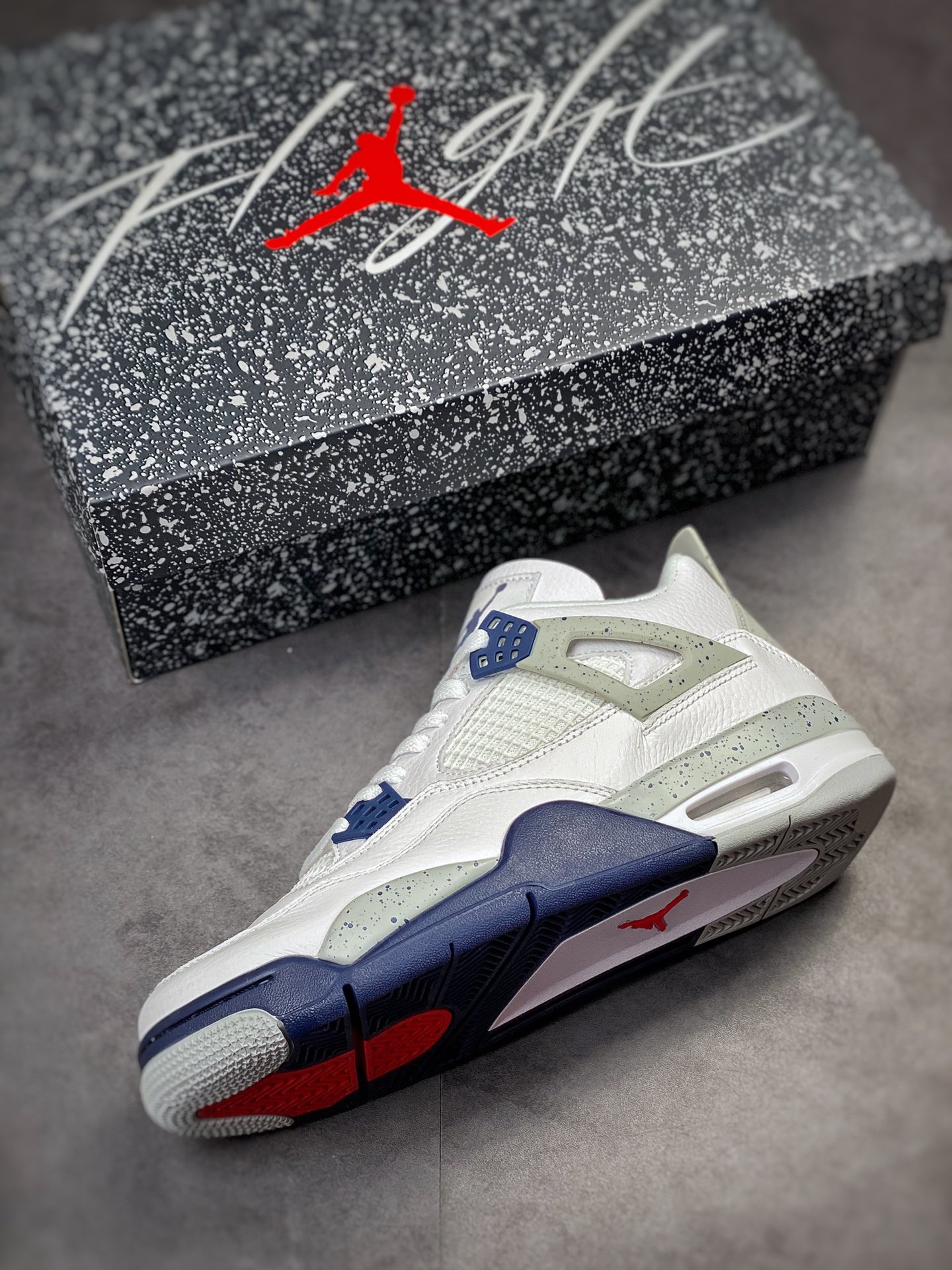 300 Air Jordan 4 Retro “Midnight Navy” 午夜蓝 DH6927-140