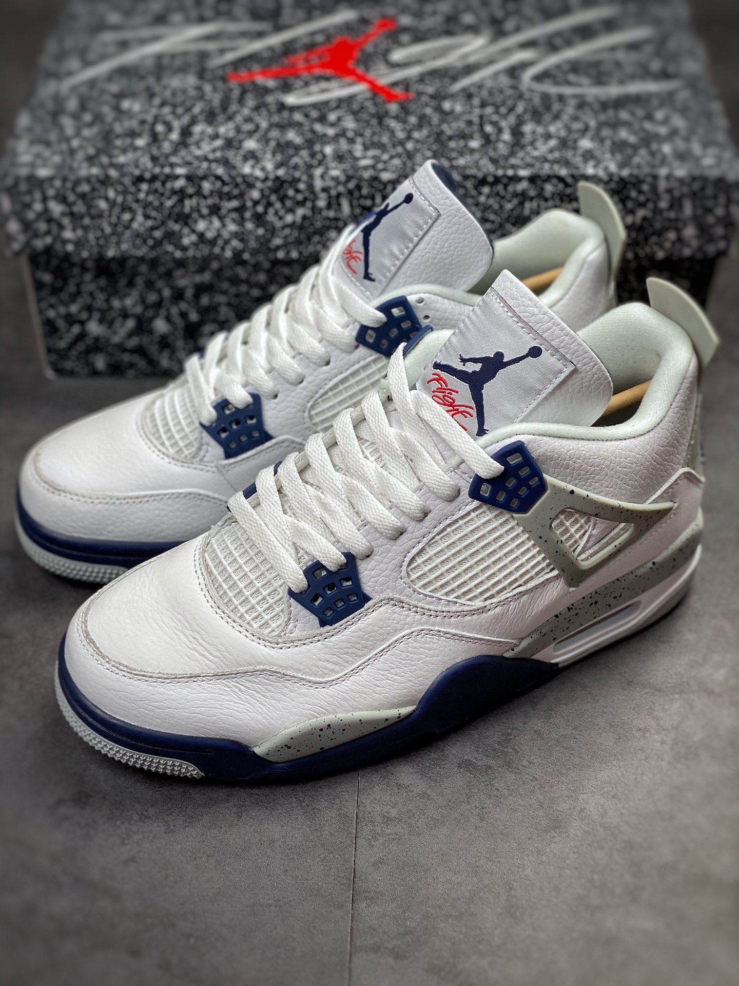 300 Air Jordan 4 Retro “Midnight Navy” 午夜蓝 DH6927-140