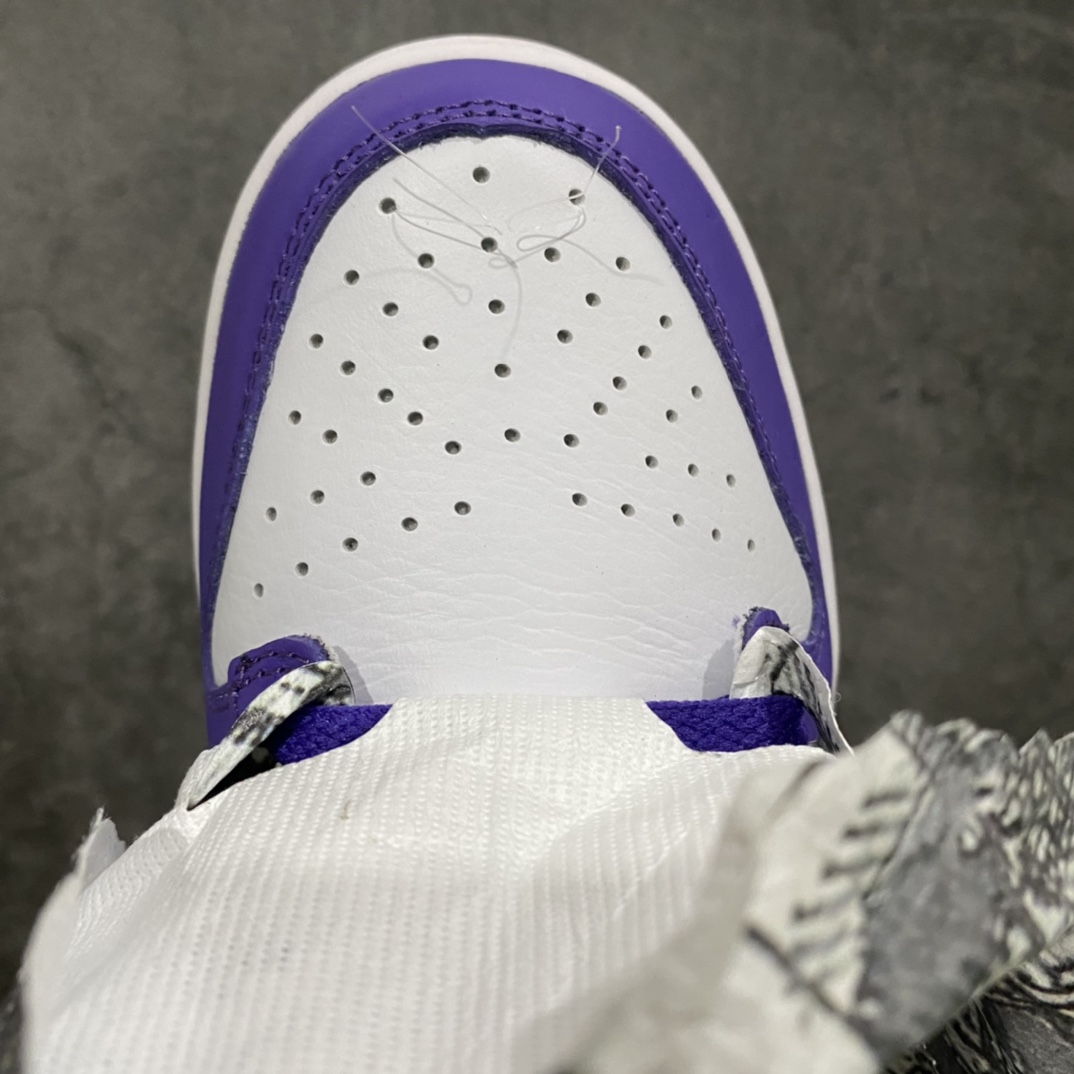 图片[5]-L版纯原Dunk Low\”Flip The Old School\” 白紫反钩撕纸鸳鸯 采用头层鸵鸟皮鞋面组合材质，鞋子主要是白色和紫色。尽管仅使用两种颜色来呈现这双鞋，但组件很多，非常醒目。首先，这种织物是由非常稀有的鸵鸟皮制成，具有无数的突出颗粒。左脚和右脚的颜色也完全相反。更值得注意的是，鞋侧面的NK Swoosh采用了底切设计。鞋子的外侧在购买时也将覆盖有特殊的涂鸦包装，这大大增加了这双鞋的收藏价值。 货号：DJ4636-100 尺码：36 36.5 37.5 38 38.5 39 40 40.5 41 42 42.5 43 44 44.5 45 46.5 47.5-选品中心