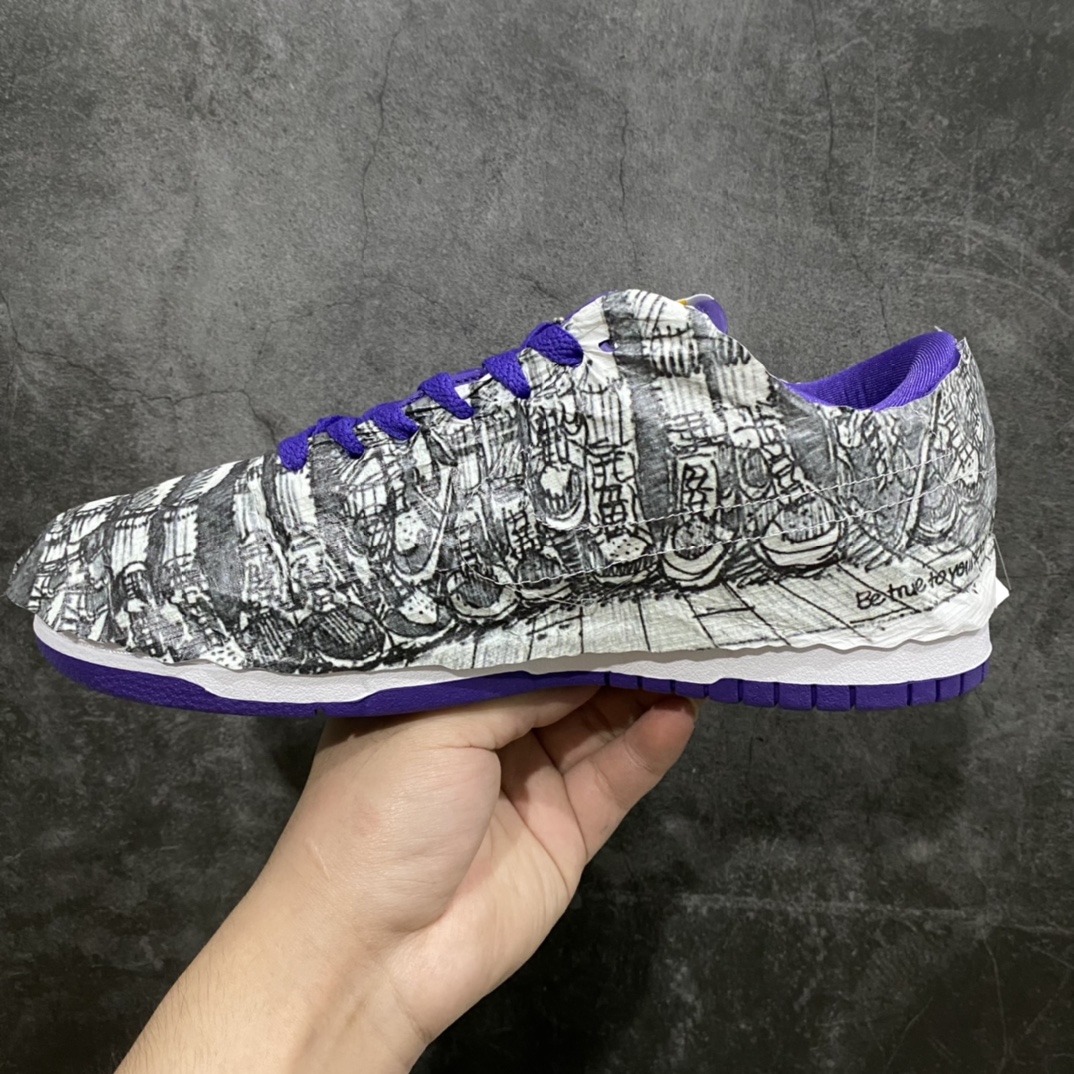 图片[2]-L版纯原Dunk Low\”Flip The Old School\” 白紫反钩撕纸鸳鸯 采用头层鸵鸟皮鞋面组合材质，鞋子主要是白色和紫色。尽管仅使用两种颜色来呈现这双鞋，但组件很多，非常醒目。首先，这种织物是由非常稀有的鸵鸟皮制成，具有无数的突出颗粒。左脚和右脚的颜色也完全相反。更值得注意的是，鞋侧面的NK Swoosh采用了底切设计。鞋子的外侧在购买时也将覆盖有特殊的涂鸦包装，这大大增加了这双鞋的收藏价值。 货号：DJ4636-100 尺码：36 36.5 37.5 38 38.5 39 40 40.5 41 42 42.5 43 44 44.5 45 46.5 47.5-选品中心
