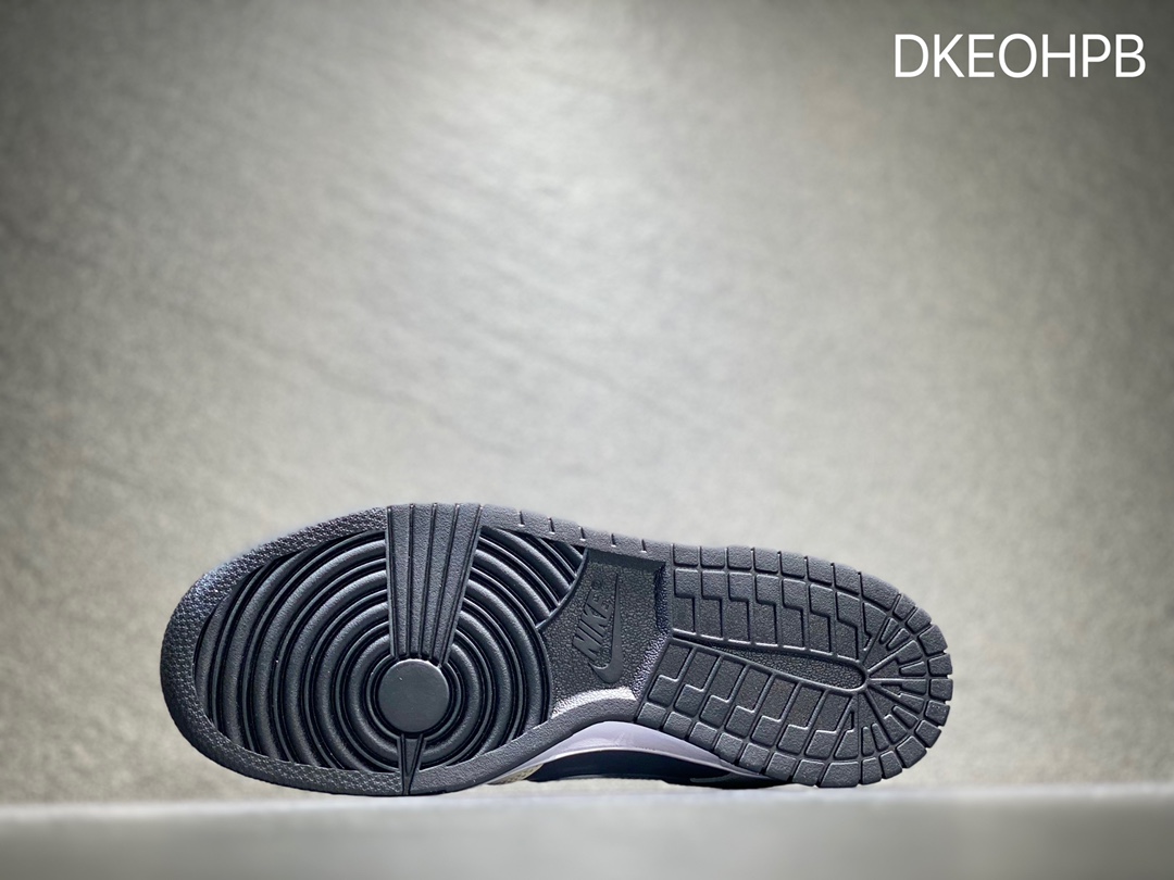 300 Nike SB dunk Low 低帮休闲运动滑板板鞋DD8012-006