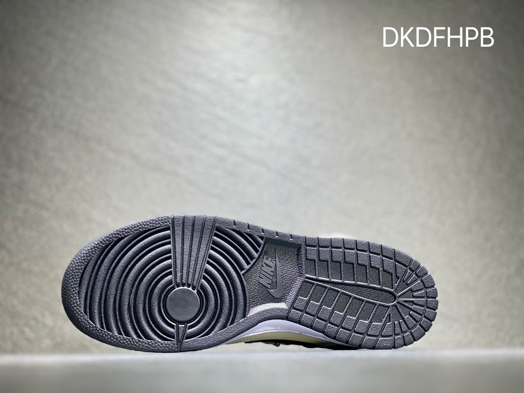 260 Nike SB dunk Low 低帮休闲运动滑板板鞋  DD1391-100