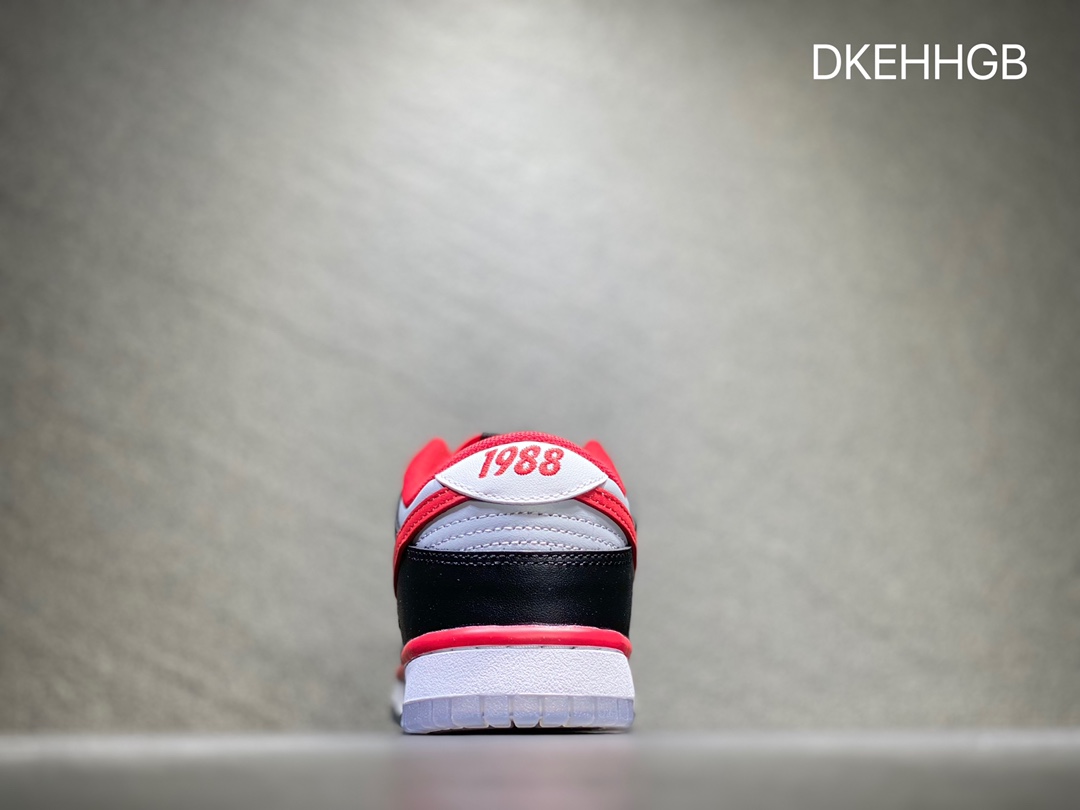 380 Nike SB dunk Low 低帮休闲运动滑板板鞋 DR6189-001