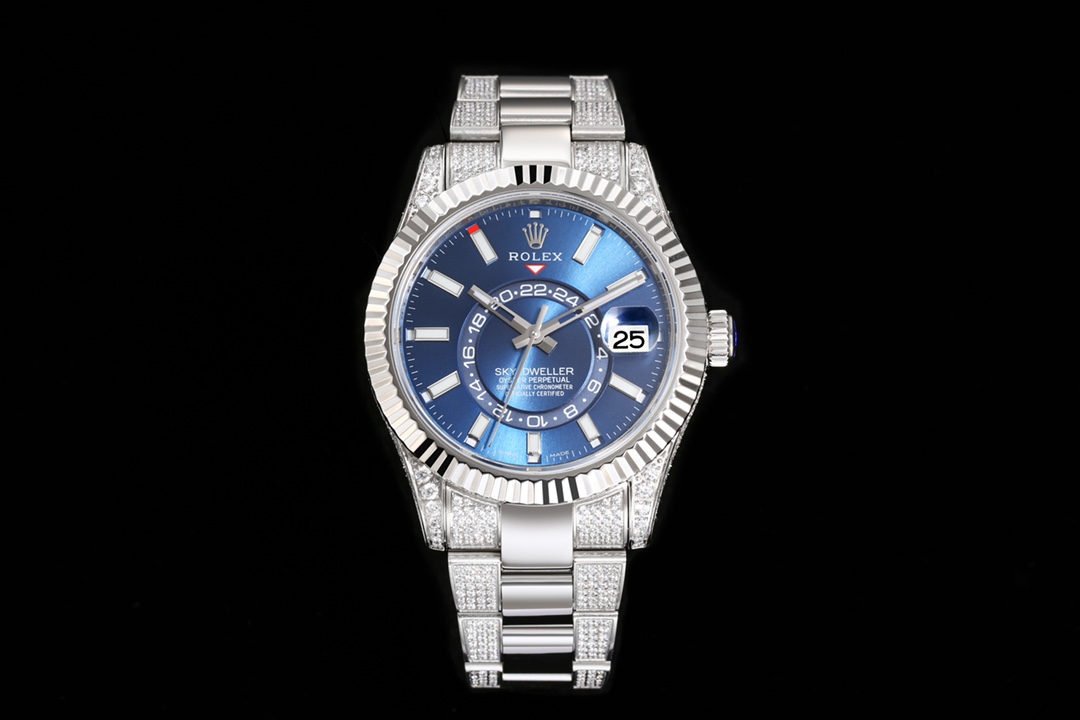 NO:393207,【Factory Craftsmanship】Updated version of Rolex Sky-Dweller Skywalker! Wonderful details [Case] ​​is 42mm in size, calm, reliable, graceful and generous! The bezel adopts Rolex Ring Command triangular pit pattern, and the rotating outer ring can be adjusted to month function! Anti-scratch sapphire crystal, anti-reflective convex and transparent enlarged calendar window [Watch strap] Oyster steel! Three-row chain links Oyster discount with 5mm easy-to-adjust chain link extension system [Dial] radiating sun texture, 12 small window red dots month display [Movement] equipped with fully automatic mechanical 9002 movement! 【Function】Date display/month display/annual calendar display/dual time zone! Factory's ingenious work worthy of your possession, rolex19860909【Factory匠心之作】升级版 劳.力士Rolex Sky-Dweller 天行者！精彩细节【表壳】尺寸42毫米,沉稳可靠、雍容大度！ 表圈采用劳力士Ring Command三角坑纹,旋转外圈可调转月份功能！ 抗刮损蓝宝石水晶,防反光凸透式放大日历窗【表带】蚝式钢！三排链节 蚝式摺扣配5毫米易调链节伸展系统【表盘】放射太阳纹理,刻度12小窗口红点月份显示【机芯】搭载全自动机械9002机芯！【功能】日期显示/月份显示/年历显示/双时区！ Factory匠心之作 值得您拥有,,rolex,Watch
