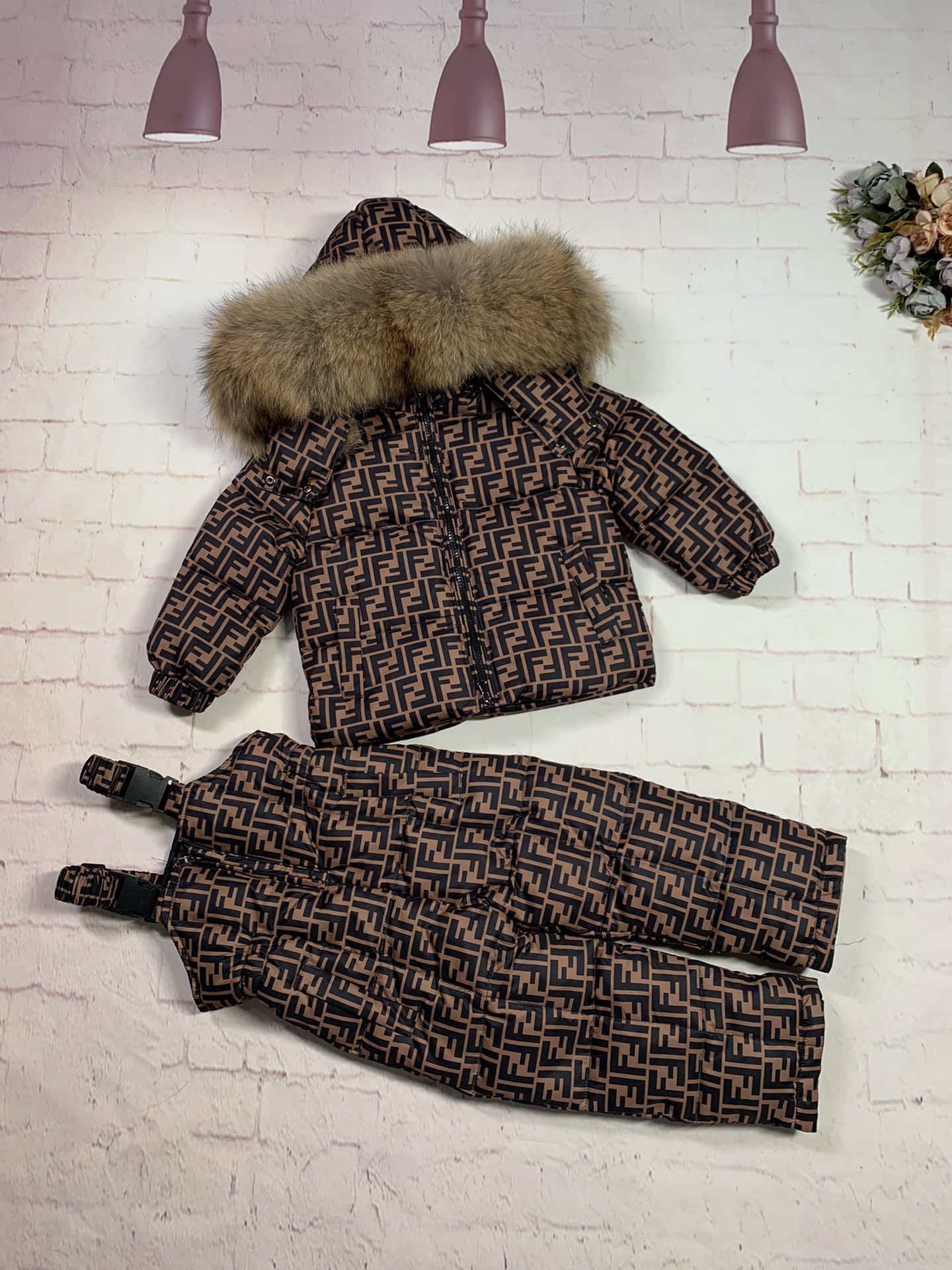 NO:578860,Instant delivery from stock!  !  !  Children's down jacket suit, natural large fur, size 0-2-4-6-8-10-12, suitable for height 85-95----135-145, multi-color options!  ,clothes,down jacket,19860909现货秒发！！！儿童羽绒服套装,天然大毛皮, 尺寸0-2-4-6-8-10-12 适合身高85-95----135-145 多色选择！,衣服,down jacket,,Children's