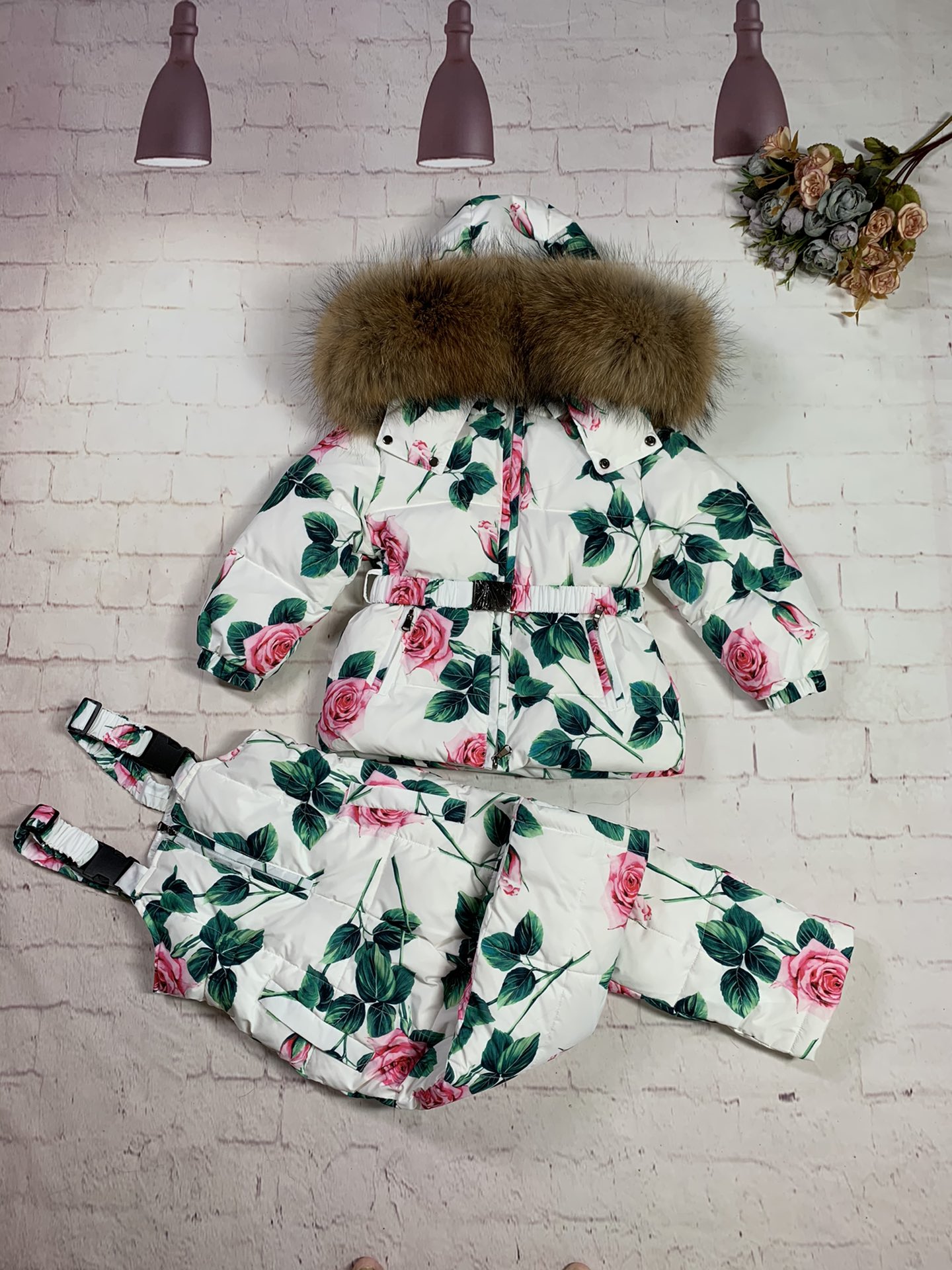 NO:578846,Ready-stock children's down jacket suit, natural large fur, size 0-2-4-6-8-10-12, suitable for height 85-95----135-145, multi-color options!  ,clothes,down jacket,19860909现货儿童羽绒服套装,天然大毛皮,尺寸0-2-4-6-8-10-12 适合身高85-95----135-145 多色选择！,衣服,down jacket,,Children's