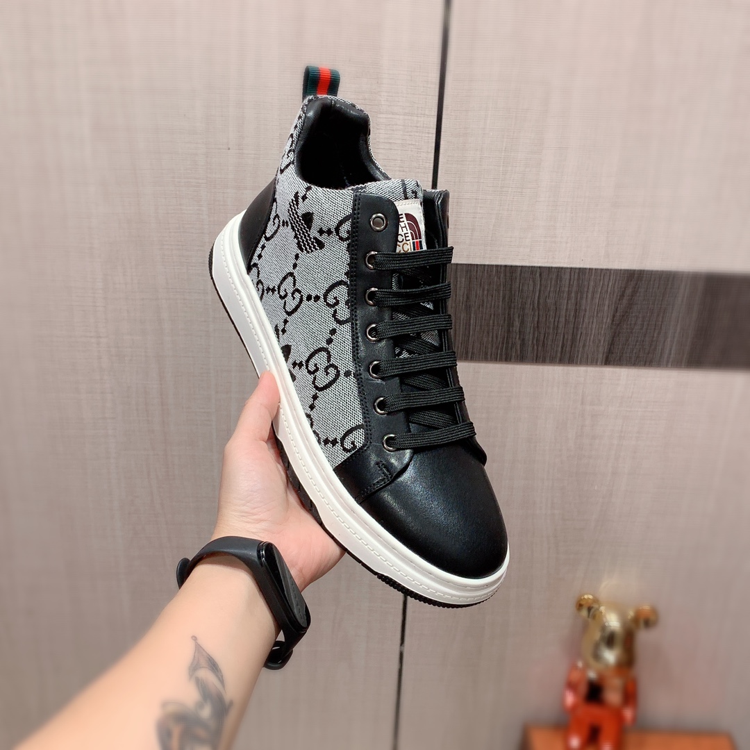 I5 高帮 Gucci  古奇   最新爆款休闲鞋，顶端品牌奢侈～代购，顶级～质量。专柜同卖产品鞋面選用进口透气牛皮搭配布面料材质透气羊皮内里精细做工。原版个性时尚柔软橡膠耐磨防滑大底，上脚轻巧舒适，实物拍摄實物更好看，122广州码: 38-44。2色入选”},”title”:”高帮 Gucci  古奇   最新爆款休闲鞋，顶端品牌奢侈～代购，顶级～质量。专柜同卖产品鞋面選用进口透气牛皮搭配布面料材质透气羊皮内里精细做工。原版个性时尚柔软橡膠耐磨防滑大底，上脚轻巧舒适，实物拍摄實物更好看，122广州码: 38-44。2色入选