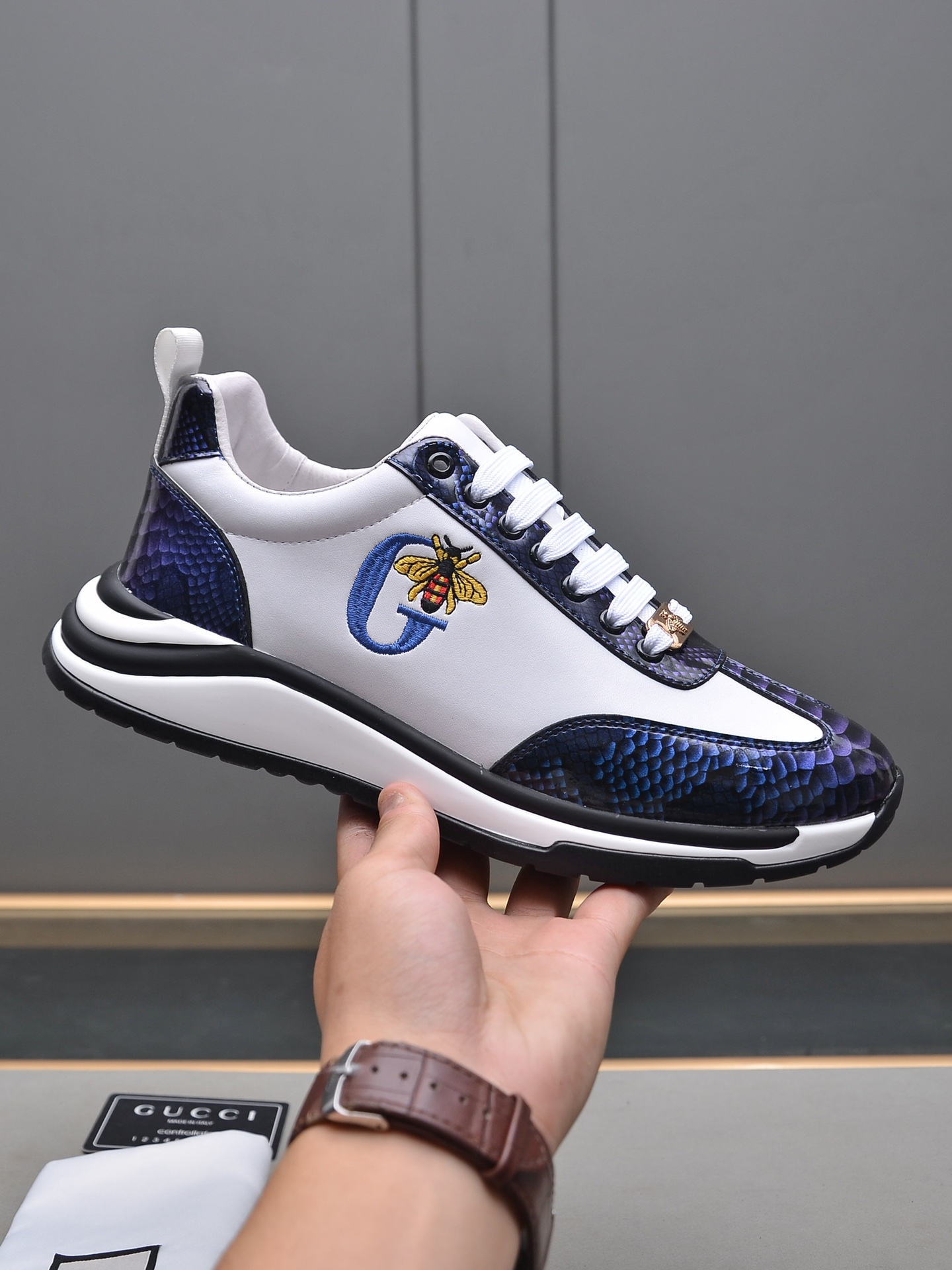 I5 Gucci  古奇 2022休闲韩版风男鞋，完美做工，打造装柜品质，鞋面 精选进口牛皮，真皮鞋垫，柔软舒适，橡胶大底超轻 耐磨、简约、百搭风时装男鞋，颜色 两色选 码数38-44 45定做