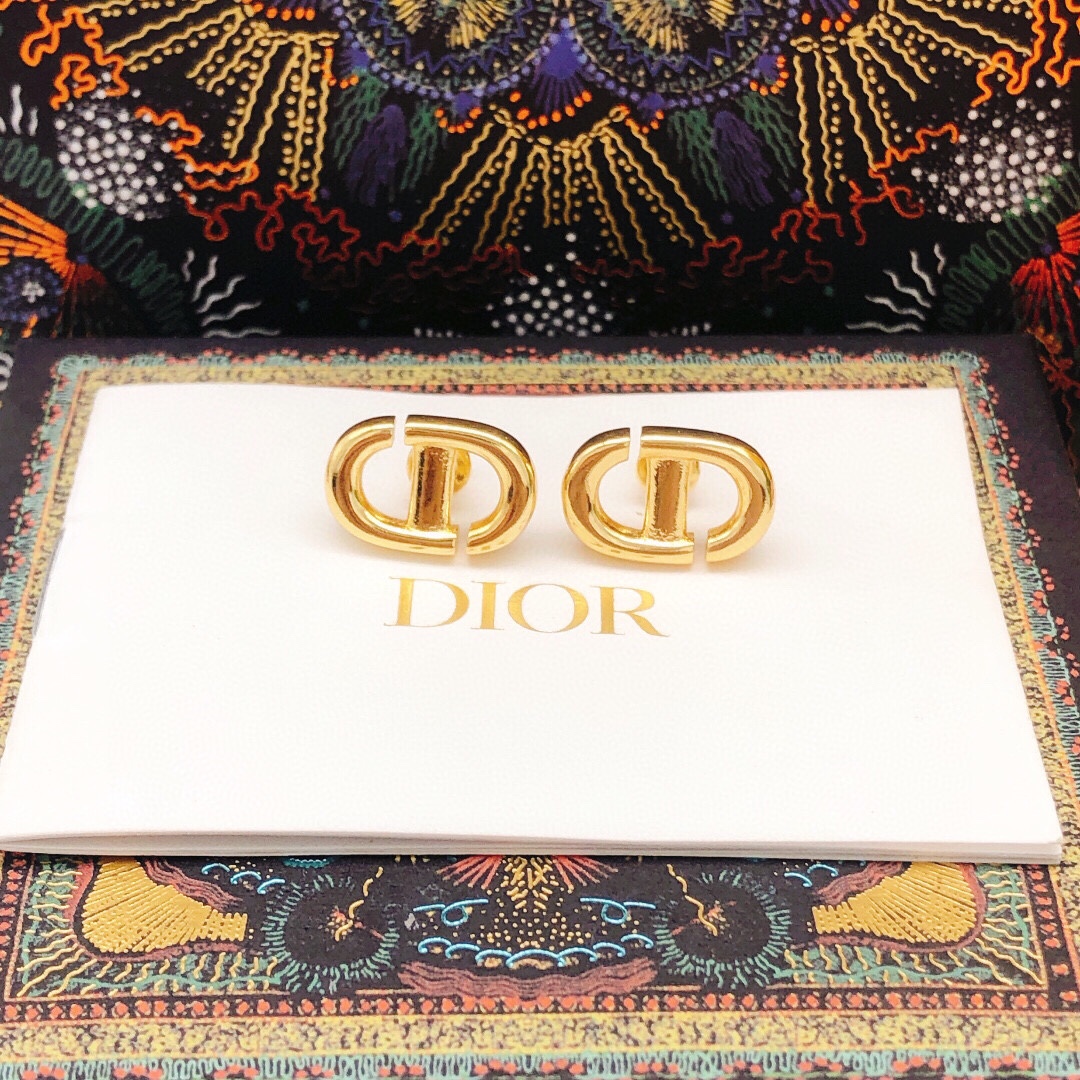 DIOR 新品 猪鼻光面CD珍珠耳钉 品质,专柜开模,专柜同黄铜材质 4