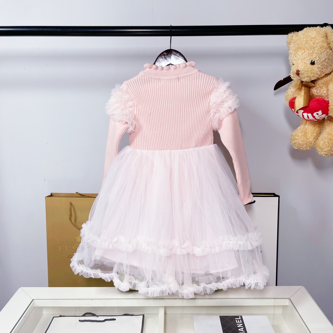 Luxurious and Stylish 2022 Miu Autumn Winter Sweaters: Customized and Crafted! - 图片 3