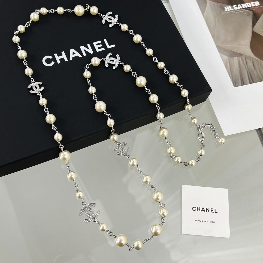 新款☑️CHANEL香奈儿双c珍珠项链毛衣链