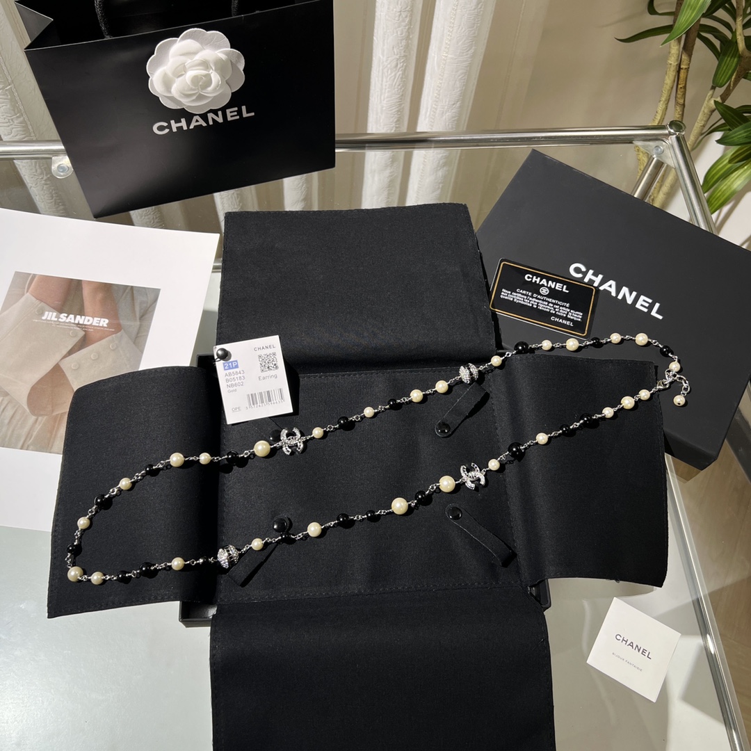 新款☑️CHANEL香奈儿双c土星黑珍珠项链毛衣链