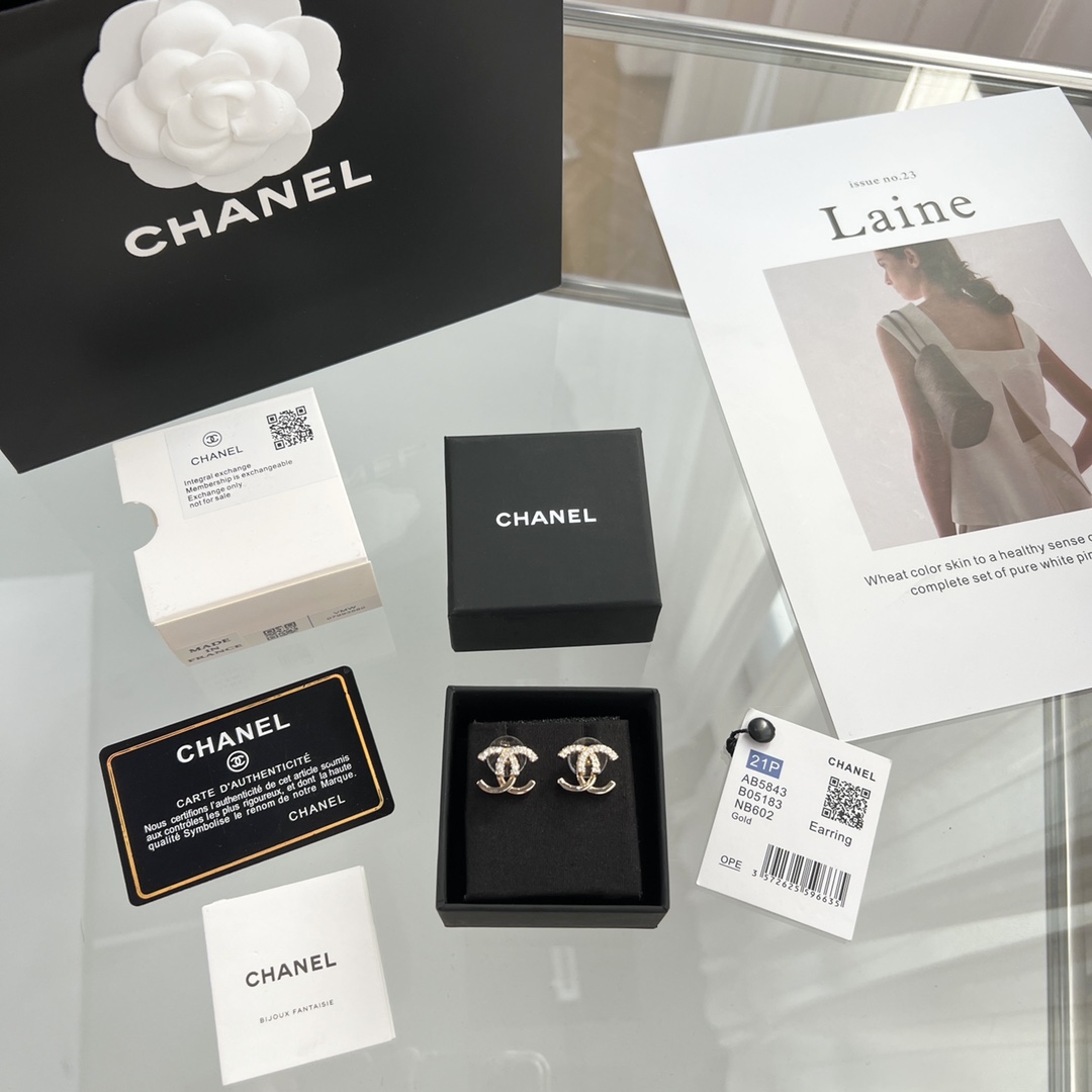新款☑️CHANEL香奈儿c1双c水钻拼接耳钉耳环