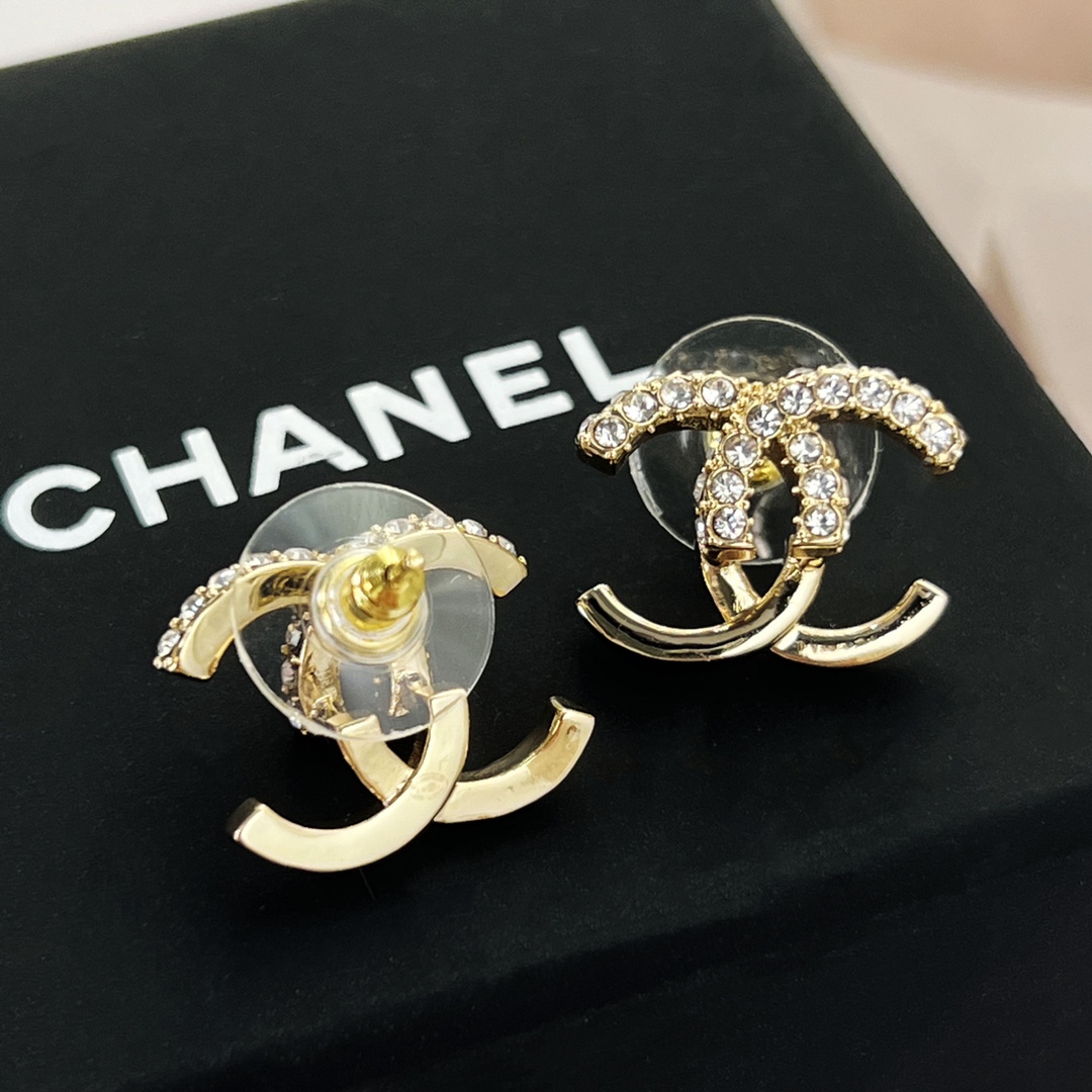 新款☑️CHANEL香奈儿c1双c水钻拼接耳钉耳环