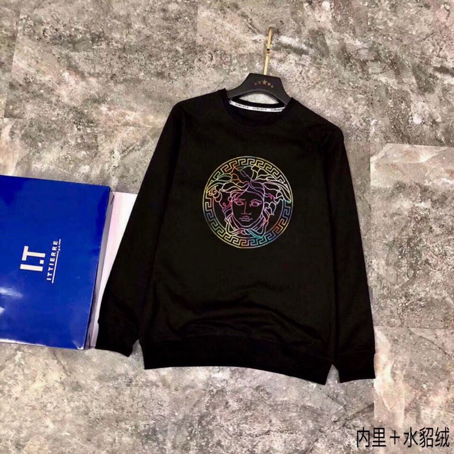 NO:116414,Fleece-added couples wear 220 pounds. Gospel of Fatty. Number M-4XL Versace Versace inner mink velvet. Original quality. 2025. Latest fleece sweatshirt. Selected counter custom-made top mercerized cotton sweatshirt imported fabric. All details are perfectly crafted 100% replica. Restore the authenticity. Original hardware. High-end customized auxiliary materials. Original original mark. The upper body effect is excellent!  (Girls wear S, size number is recommended to wear L for 175/150 catties), versace, versace, hoodie, sweatshirts, alexander wang19860909加绒款 情侣款穿220斤 胖子福音 码数M-4XL 范思哲 Versace 内里水貂绒 原单品质 2025 最新款加绒卫衣 精选专柜订制顶级丝光棉卫衣进口面料 所有细节做工完美1比1复刻 还原正品百分百 原版五金 高端订制辅料 原厂原标 上身效果超赞！( 女生穿S,码数建议175/150斤穿L ),,versace,versace,hoodie,sweatshirts,alexander wang,Men's clothing