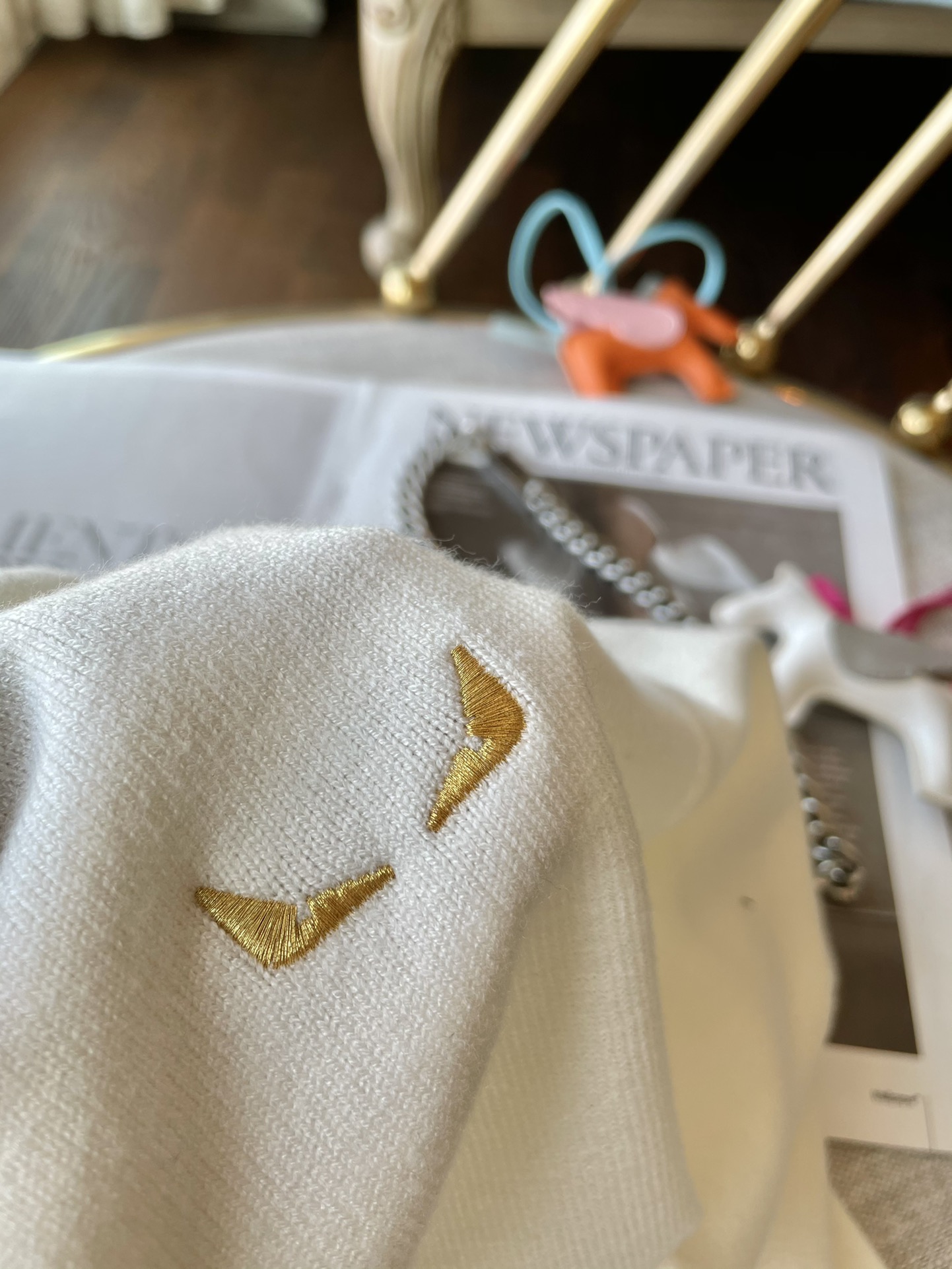 FD 2025AW秋冬新品 专柜同步 时尚别致罗纹圆领单穿打底必备款，采用羊毛混纺针织衫长袖毛衣，简约优