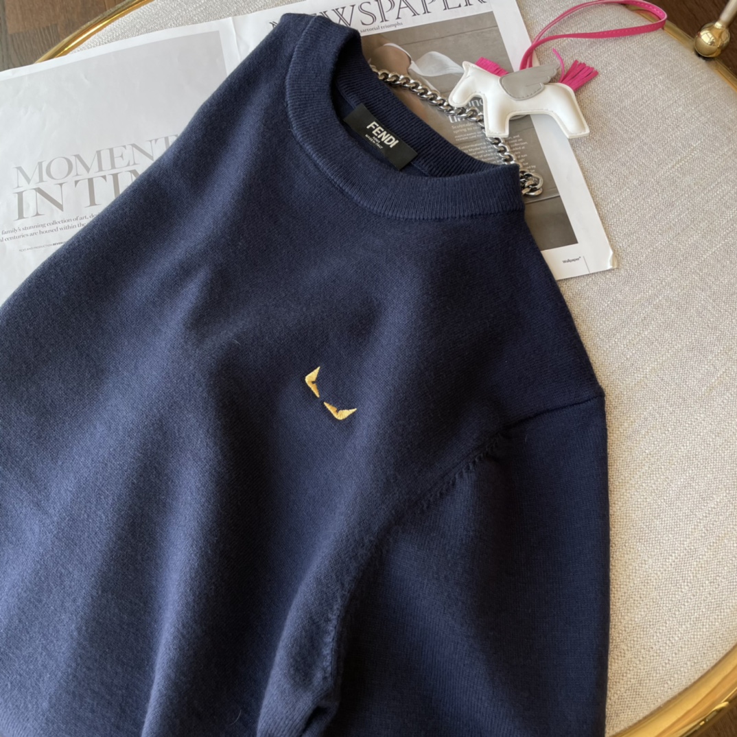 FD 2025AW秋冬新品 专柜同步 时尚别致罗纹圆领单穿打底必备款，采用羊毛混纺针织衫长袖毛衣，简约优