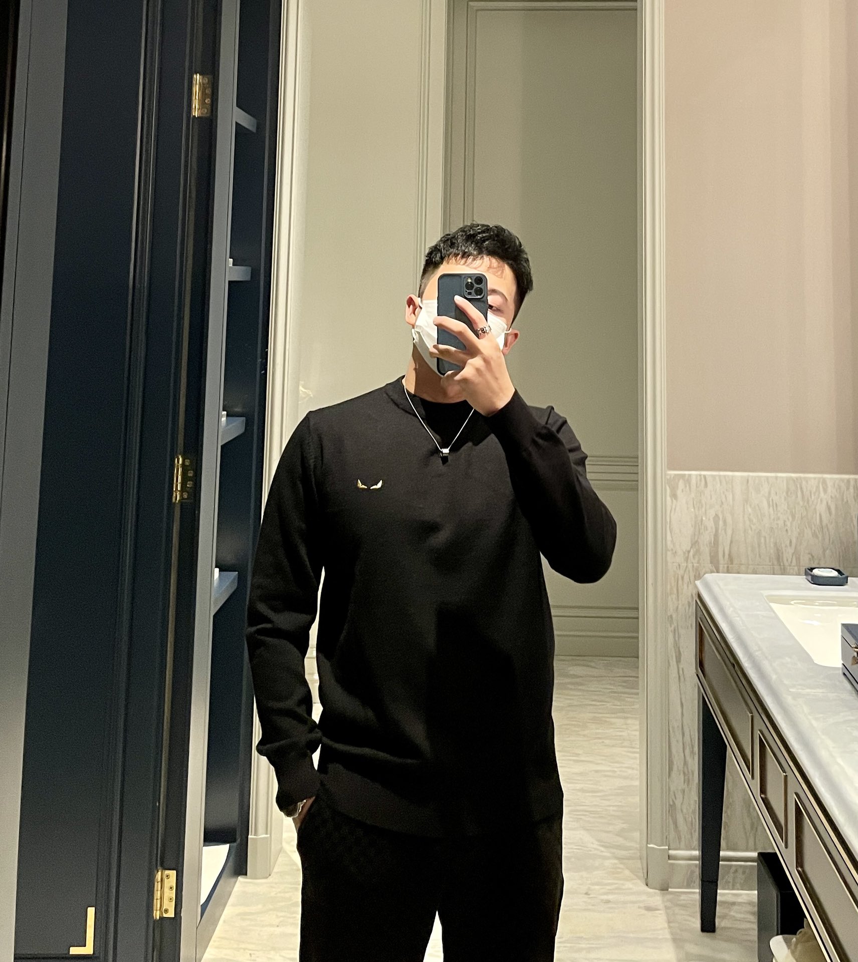 FD 2025AW秋冬新品 专柜同步 时尚别致罗纹圆领单穿打底必备款，采用羊毛混纺针织衫长袖毛衣，简约优