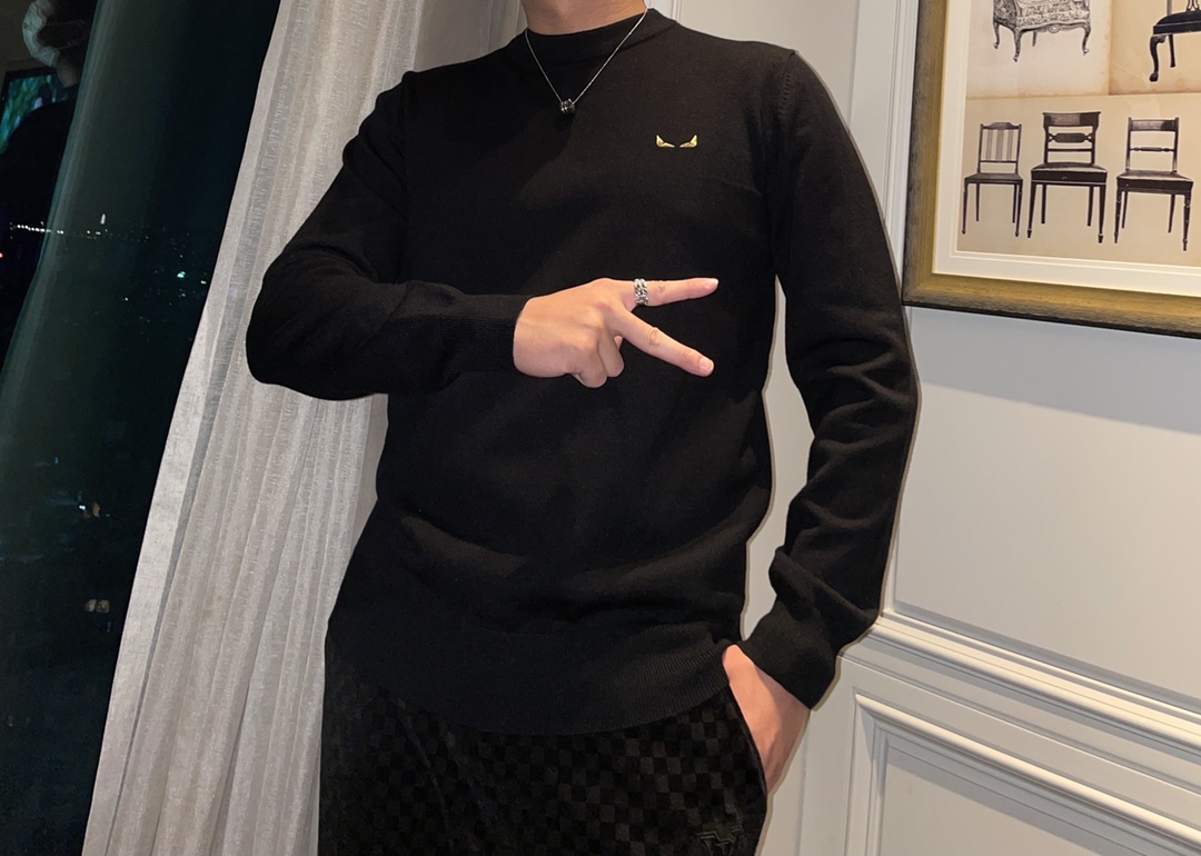 FD 2025AW秋冬新品 专柜同步 时尚别致罗纹圆领单穿打底必备款，采用羊毛混纺针织衫长袖毛衣，简约优