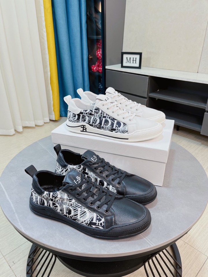 I0 Dior 迪奥  爆卖款官网全球首发男鞋高端品牌 官网最系列：鞋面采用进口牛皮搭配专供面料打造网布透气内里.让行走更加便捷舒适与官方的质量相比美的1：1复刻.打造时尚个性衬托你的与众不同潮男必备!经典款.男码：38-44.