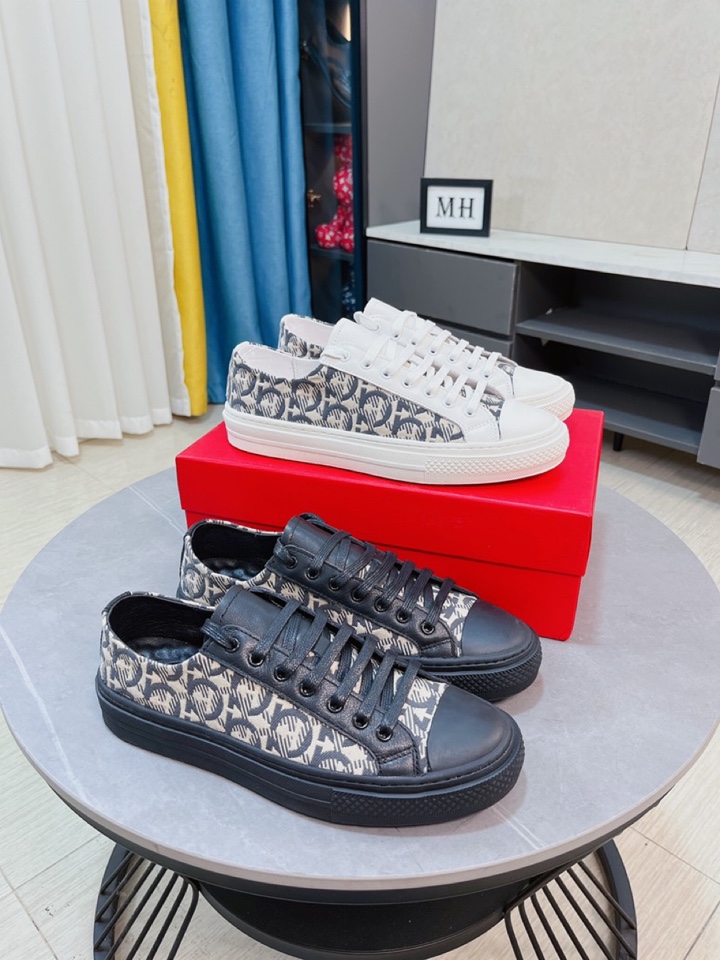 I0 Ferragamo 低帮菲拉格慕春款休闲鞋专柜品质,验货,优质做工,鞋面采用进口透气飞织弹力面料,舒适透气内里,原版时尚运动大底 ,休闲时尚,高端品质,码数：38-44