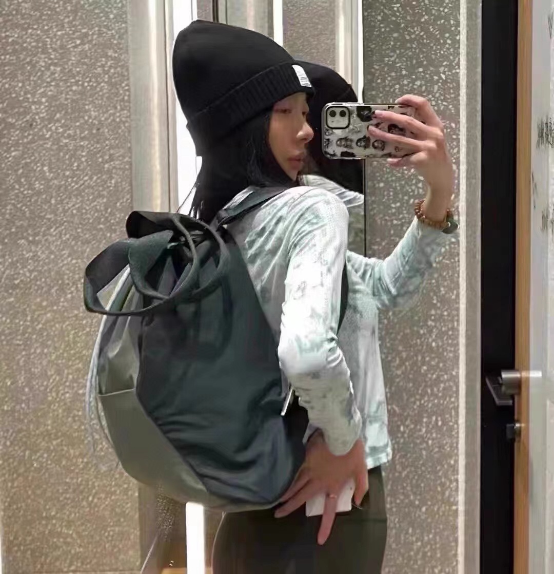 lululemon Dual-Function Convertible Backpack to Tote - Comprehensive 6