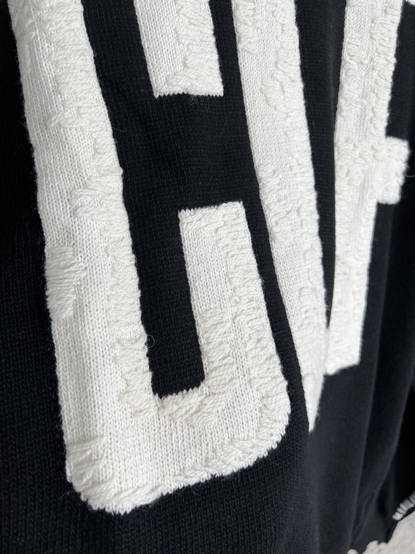 SAINT MICHAEL 2024SS Hand-Embroidered Letter Distressed Wool Sweater 6 i1665545074 7594 4