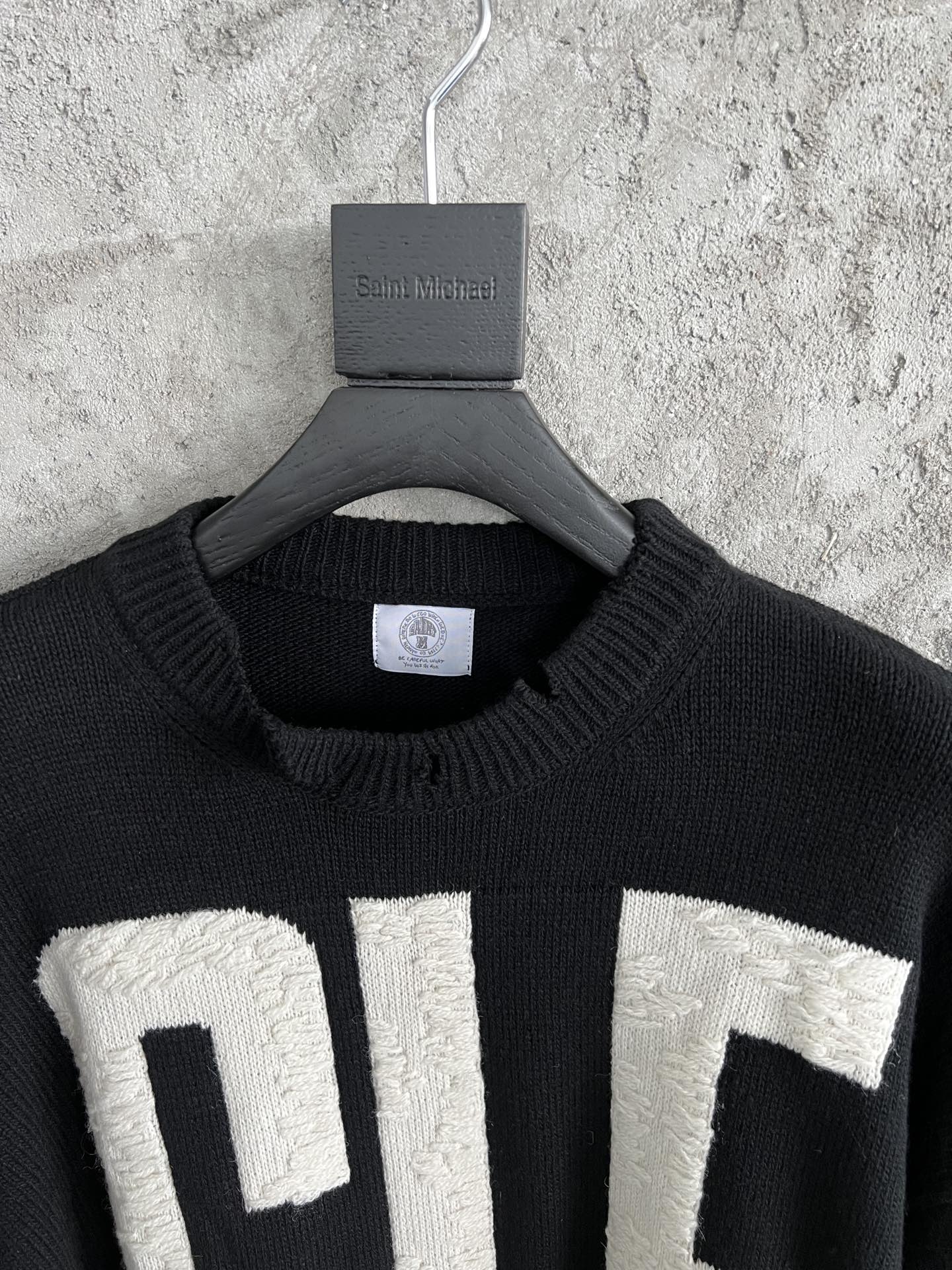 SAINT MICHAEL 2024SS Hand-Embroidered Letter Distressed Wool Sweater 3 i1665545074 9218 1