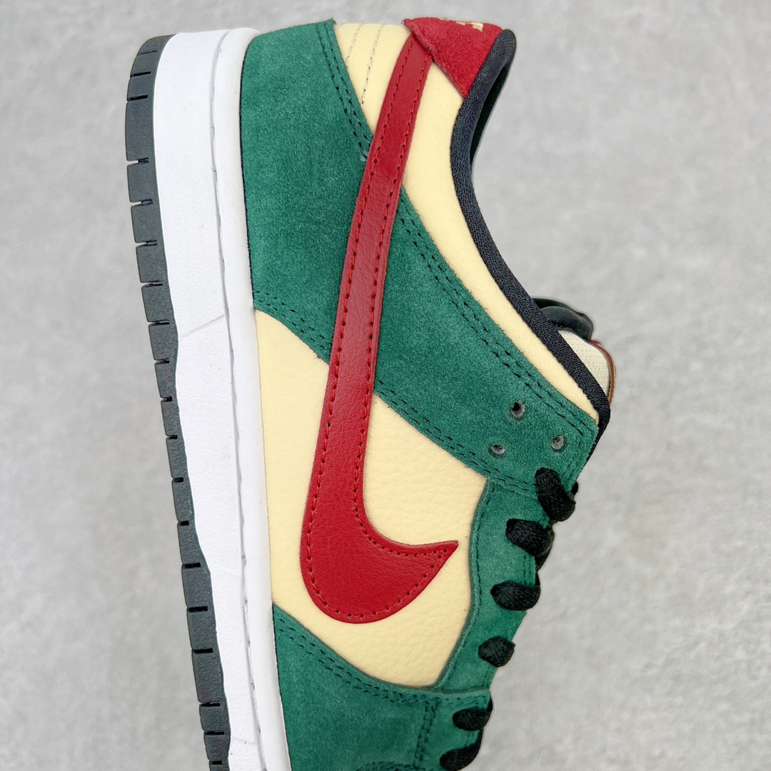 图片[6]-💰260 ＃CF纯原 NK Dunk Low 红绿 304292-700 大厂出品 极力推荐 原装头层材料 独家版型蒸餾加工帶來的是更好的视觉和脚感体验大厂纯原品质出货 清洁度 电绣工艺 皮料切割干净无任何毛边 细节完美 尺码：39 40 40.5 41 42 42.5 43 44 44.5 45 编码：by3936030-运动鞋