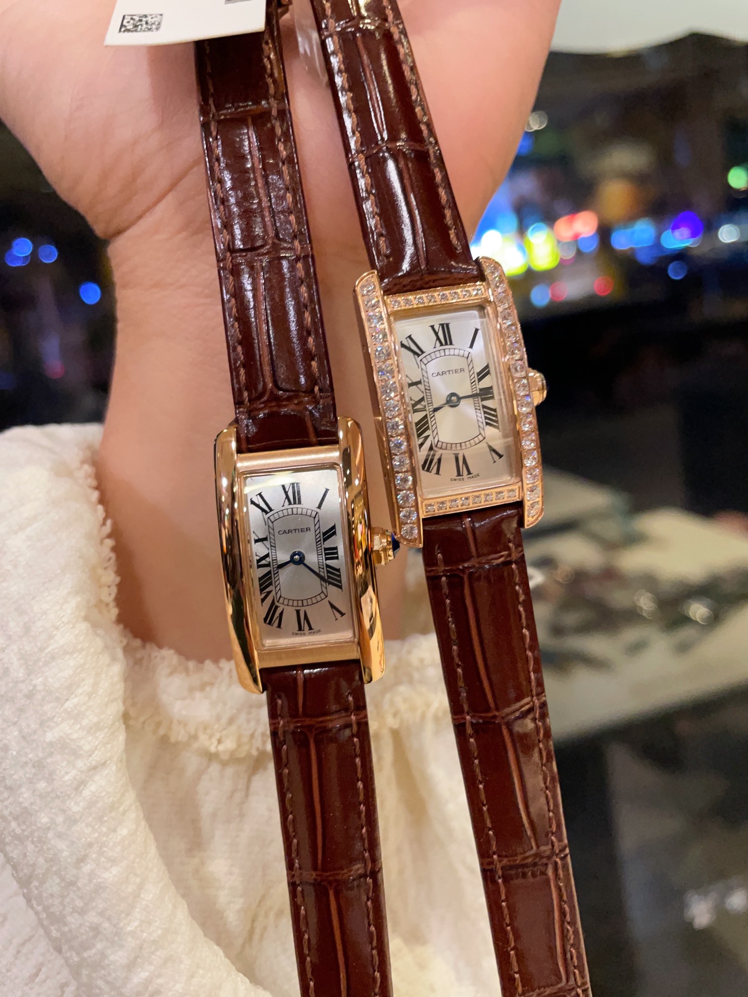 360 卡地亚-Cartier Tank Américaine腕表小号表款采用蓝宝水石