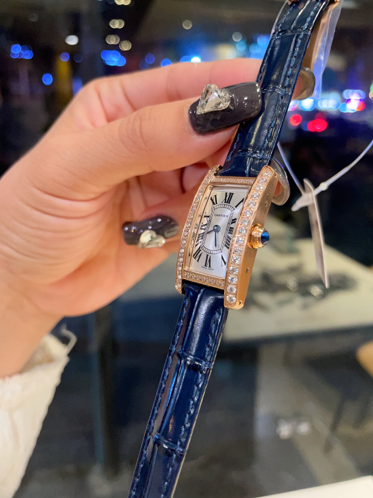 360 卡地亚-Cartier Tank Américaine腕表小号表款采用蓝宝水石