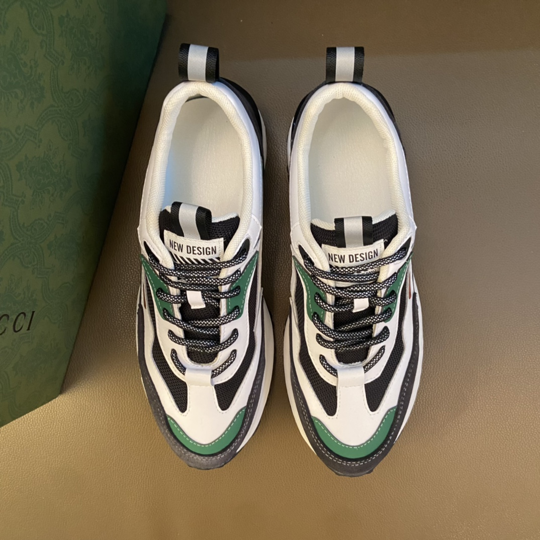 I5   Gucci  古奇 高版本～原版内 里休闲男士2022专柜同步发售，套脚 超轻 英伦风复古靴 原单鞋面复刻 更是原单货 超级霸气 意大利进口原版顶级牛皮制作而成 拒绝脱色磨脚Gucci  古奇 印 鞋底 原厂特供酷奇底，简单大方 鞋面精片经过人工精心设计 原单复刻酷毙了 法国风格设计 ，超舒服原版底 驾车完美。懒人套脚鞋 实物拍摄实物更赞 适合户外司机驾车跑步 出行 高品质板鞋，男鞋码数 38-44 45可定做 黑色 选 长期供实体店补