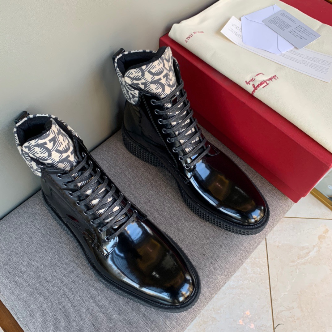 NO:605105,Winter series, the original 1:1 development of Ferragamo casual men's short boots. Made with heavy investment, the shoes are made of imported cowhide + imported Ferragamo special fabric. Black cowhide lining that is not easily deformed. Wear-resistant rubber outsole, black cowhide, black open edge beads, black frosted, brown suede. Made with factory craftsmanship, the perfect product is only for those who know taste!  Any comparison is welcome!  Size:39-44 (38.45 customized),,ferragamo,boots,cowhide19860909冬季系列,原版1比1开发 菲拉格慕休闲男士短靴 重金打造,鞋靴选用进口牛皮+进口菲拉格慕专用布料 不易变形黑色牛皮内里 耐磨橡胶大底,黑色牛皮 黑色开边珠 黑色磨砂 咖啡色翻毛皮 大厂工艺,完美精品只为懂品味的您准备！欢迎任意对比！Size:39-44 (38.45订做),,ferragamo,boots,cowhide,Men's shoes