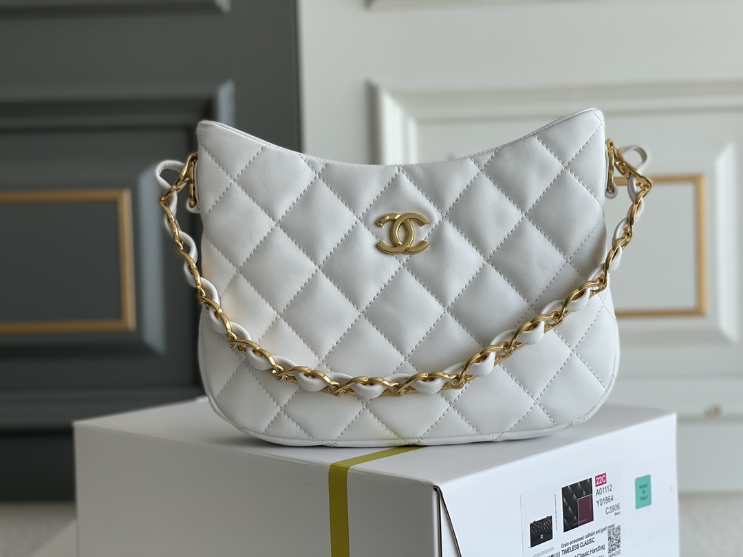 🌼白金版▪️正品级 包装如图𝗖𝗵𝗮𝗻𝗲𝟭 𝟮𝟮𝗞秋冬𝗵𝗼𝗯𝗼腋下包/嬉皮包 专柜售价𝟸𝟿𝟽𝟷𝟶𝚁𝙼𝙱购入